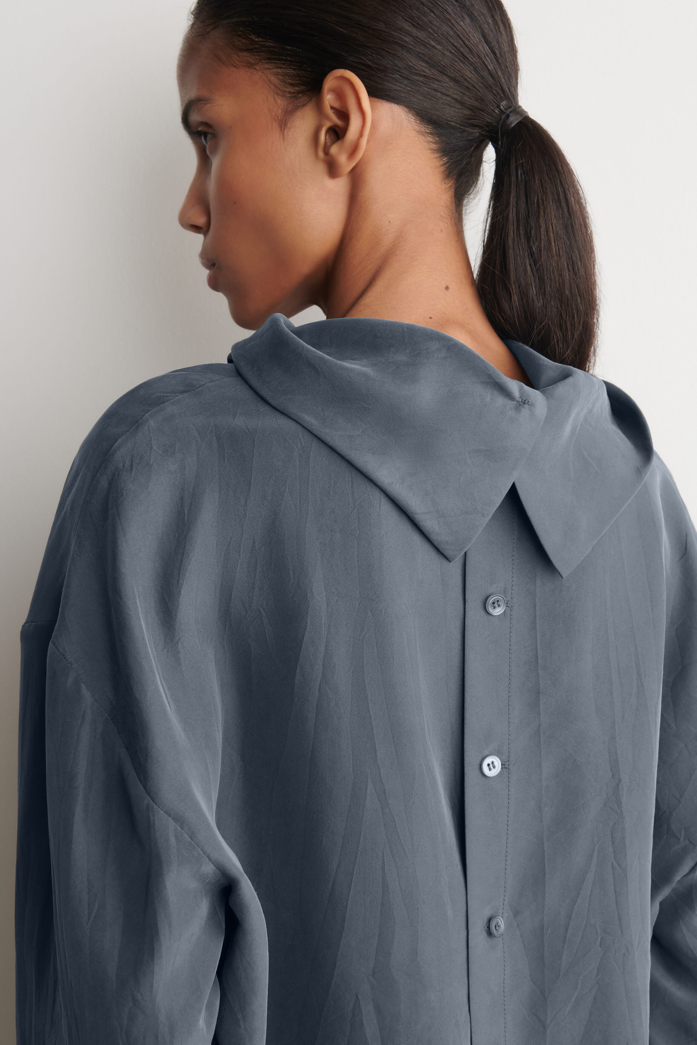 WASHED-SILK MOCK-NECK TOP - thumbnail 4