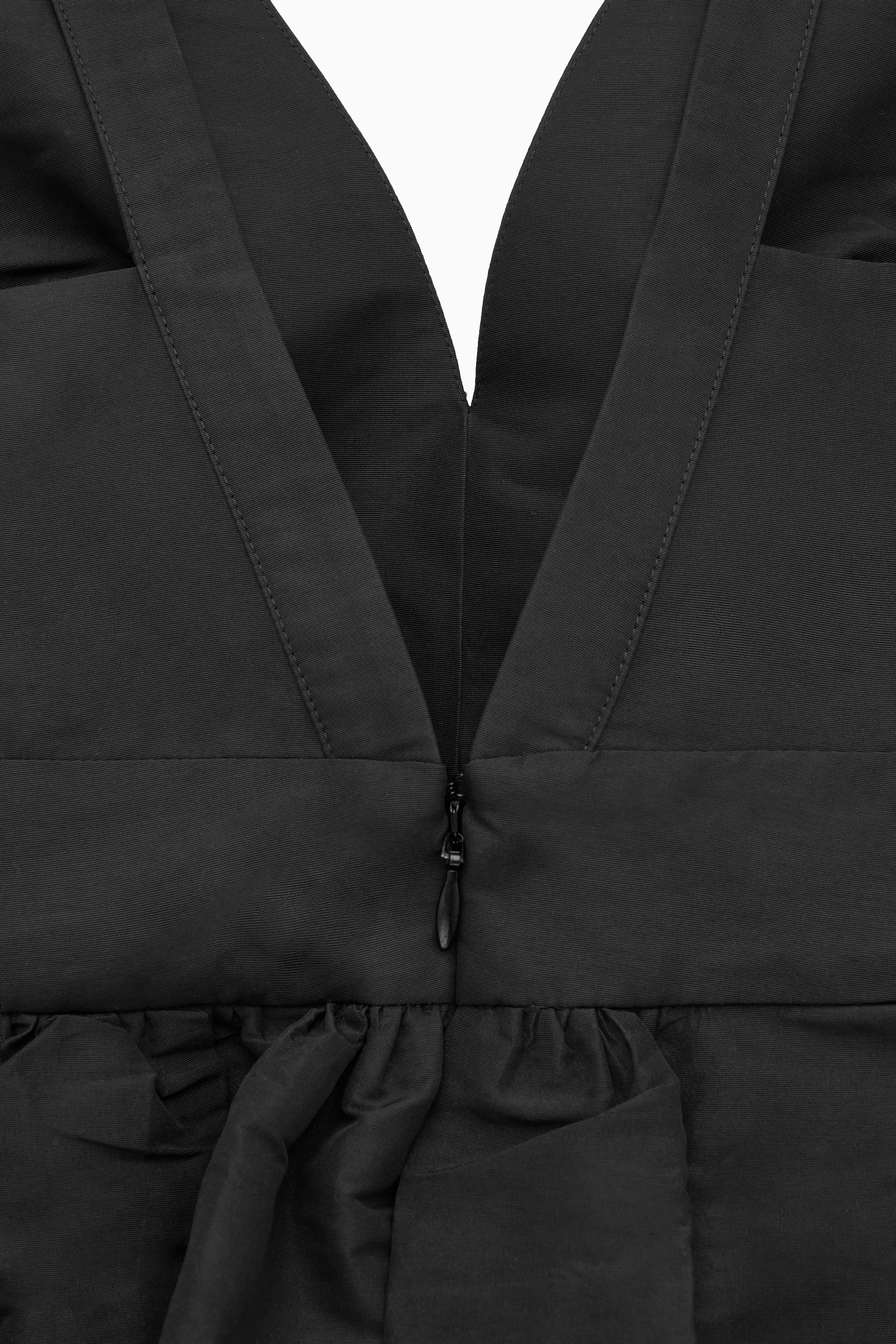 StillMedia/DescriptiveDetail