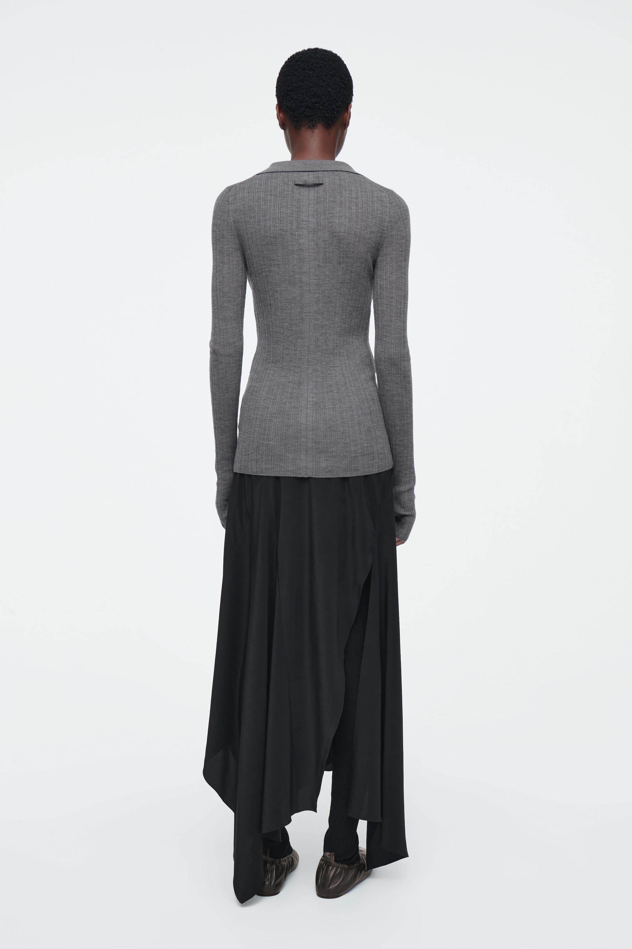 THE OPEN-COLLAR MERINO WOOL TOP