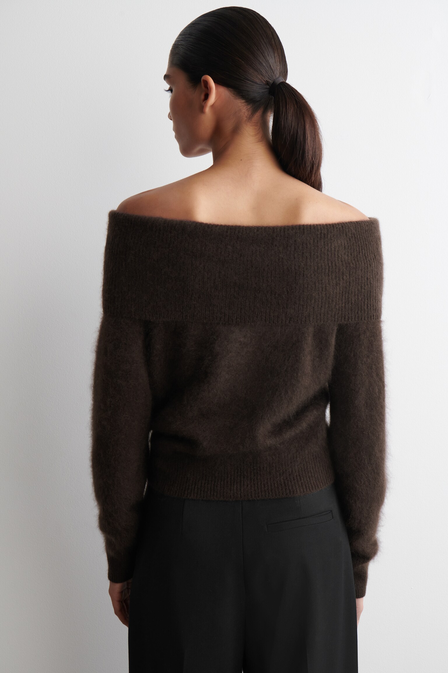 OFF-THE-SHOULDER MERINO WOOL JUMPER - DARK BROWN/GREY - 6