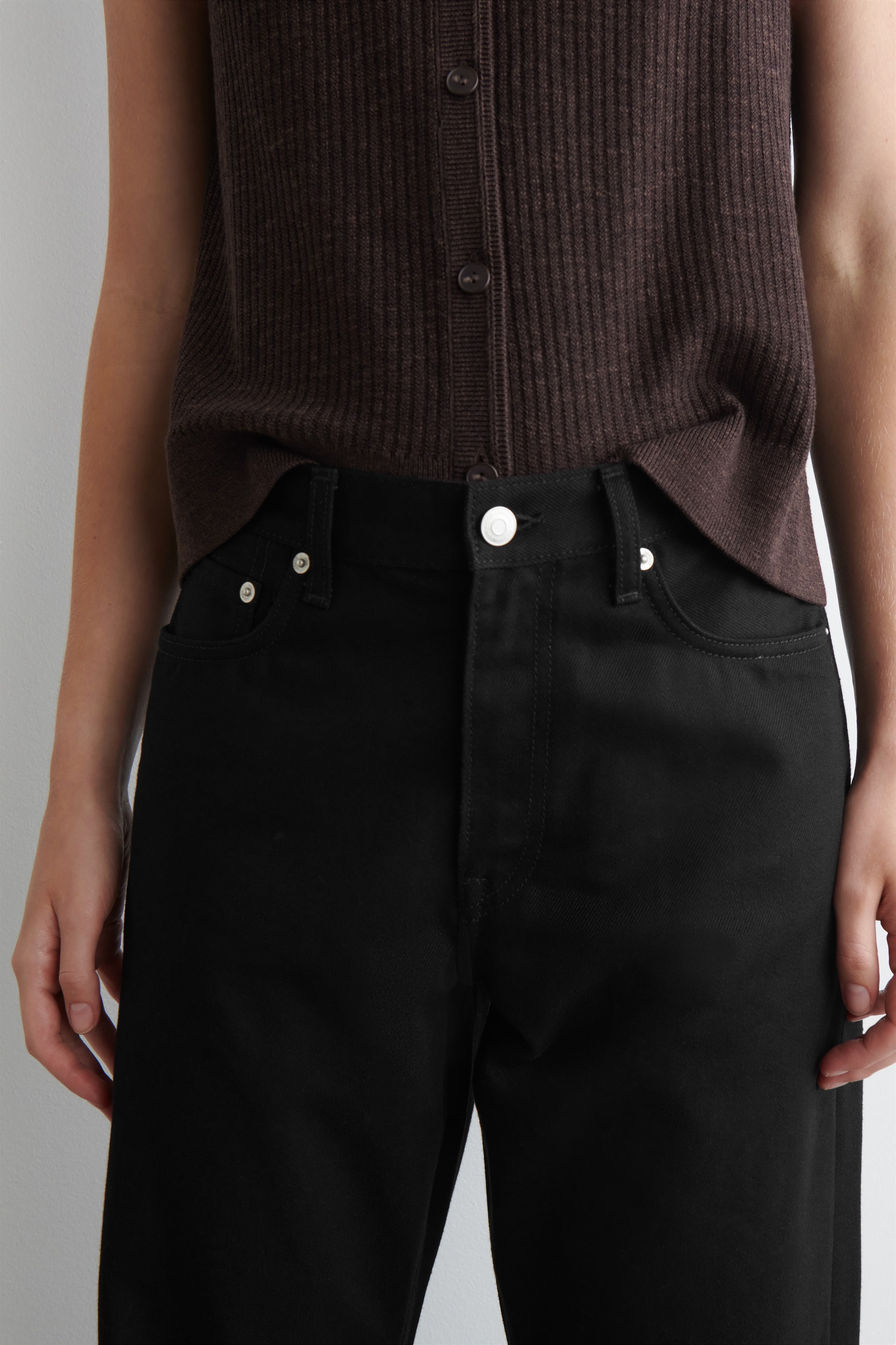 Größeres Bild ansehen: REPRISE JEANS MIT GERADEM BEIN - SCHWARZ - Ladies | H&M DE 4