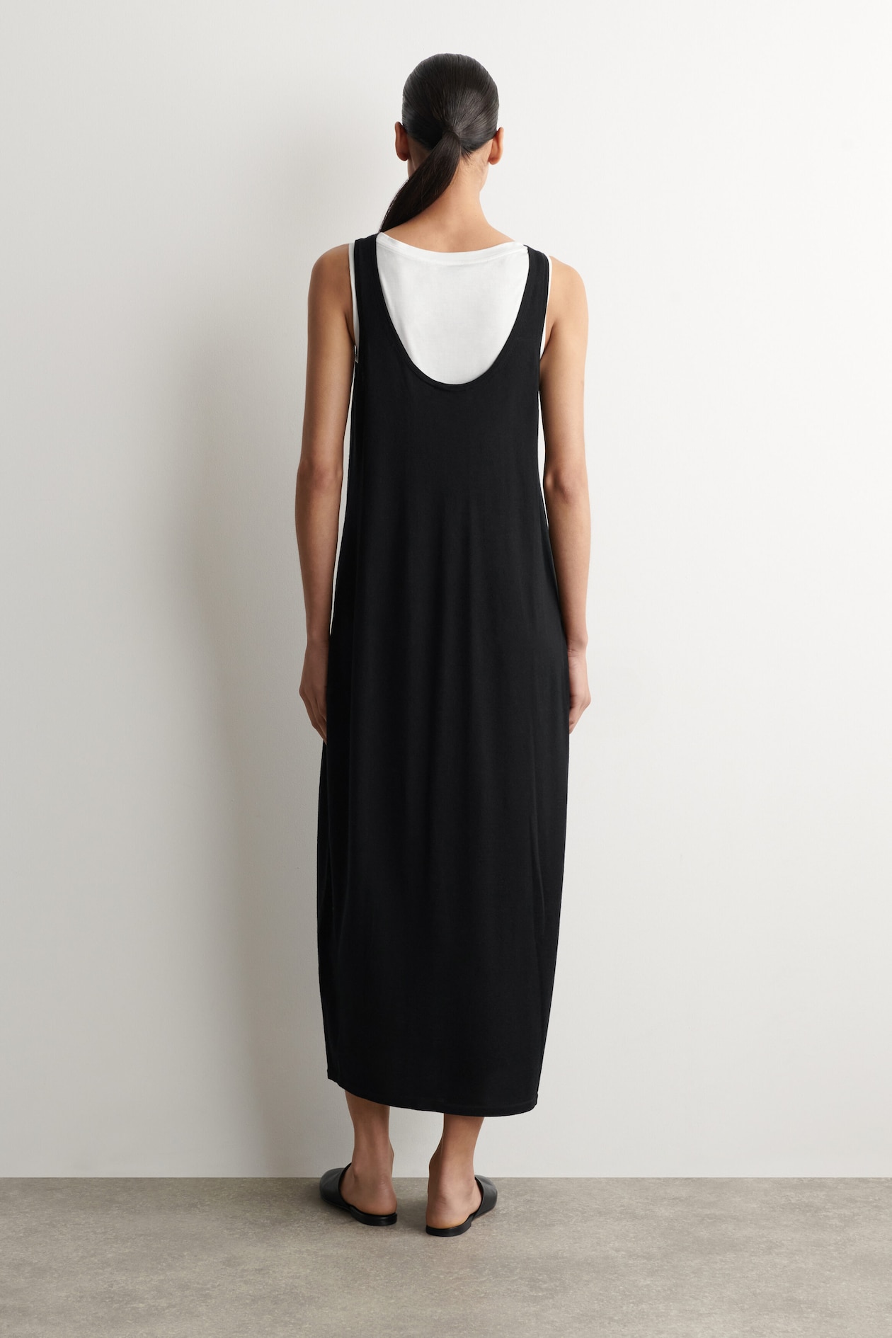 ROUNDED MERINO WOOL MAXI DRESS — BLACK