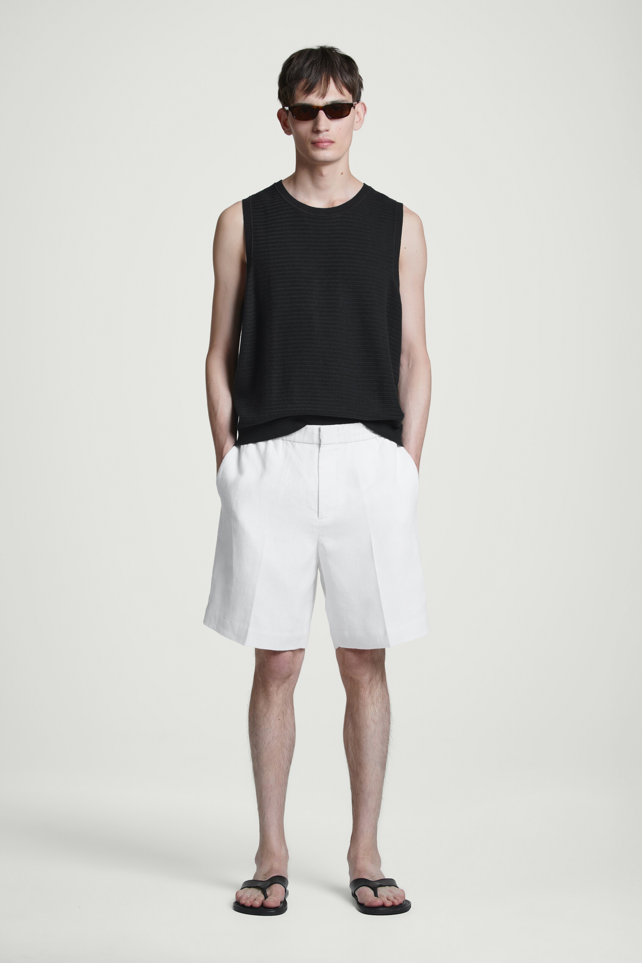 Agrandir l'image: SHORT TAILLE ÉLASTIQUÉE EN LIN - BLANC - HOMME | H&M CH 2