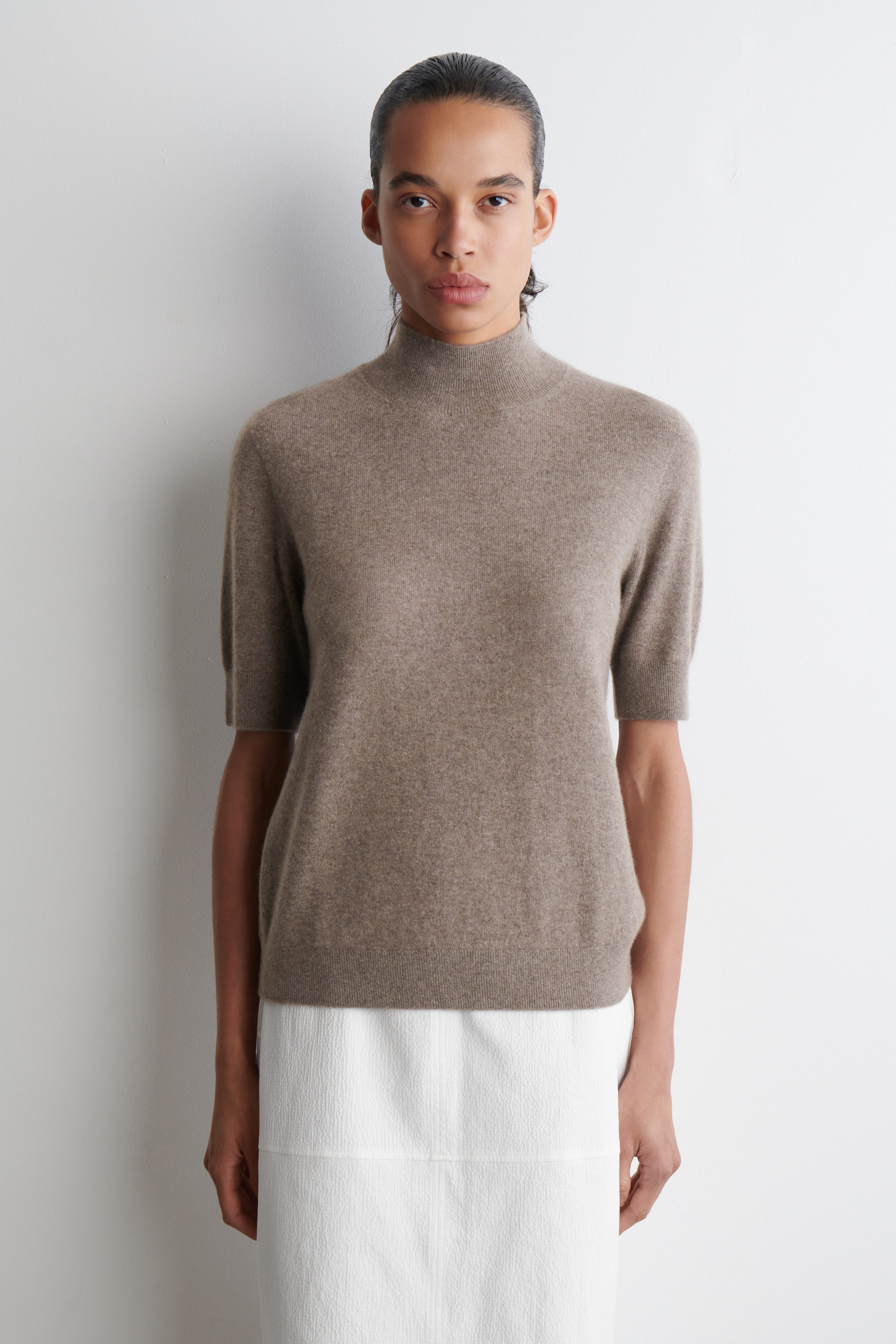 CASHMERE MOCK-NECK T-SHIRT - MOLE | COS