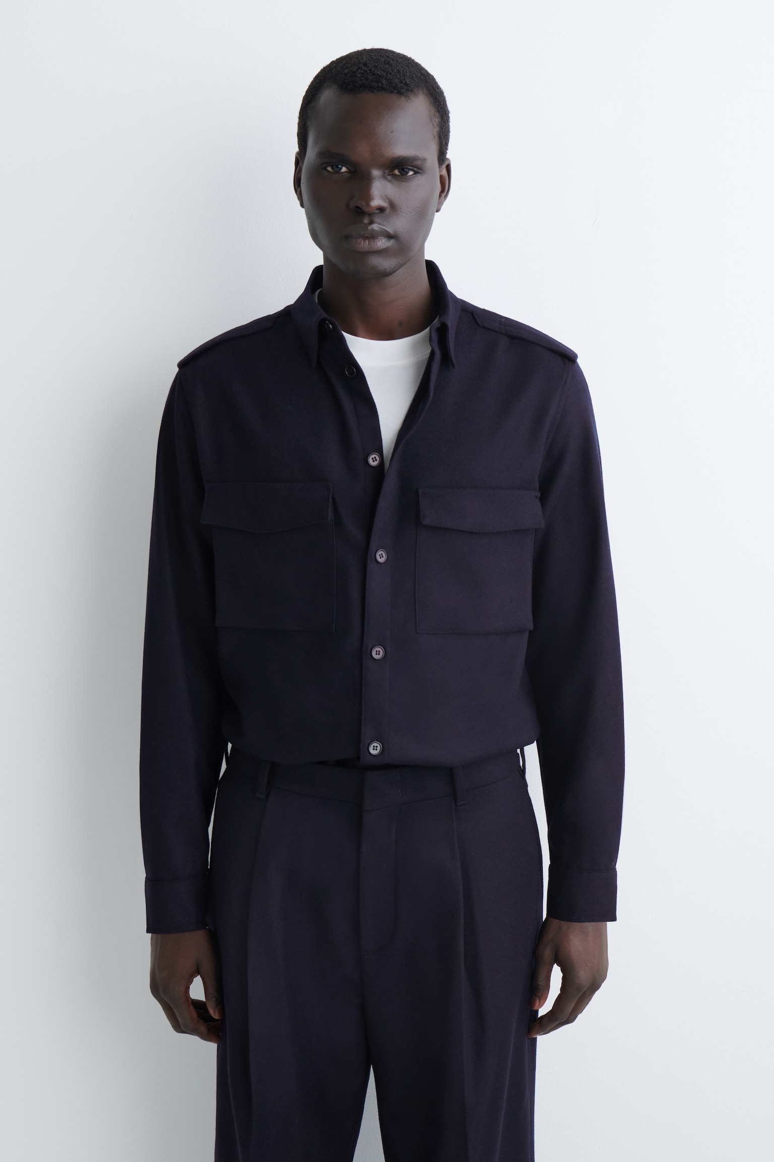 BUTTON-DOWN COLLAR WOOL SHIRT - NAVY/STONE