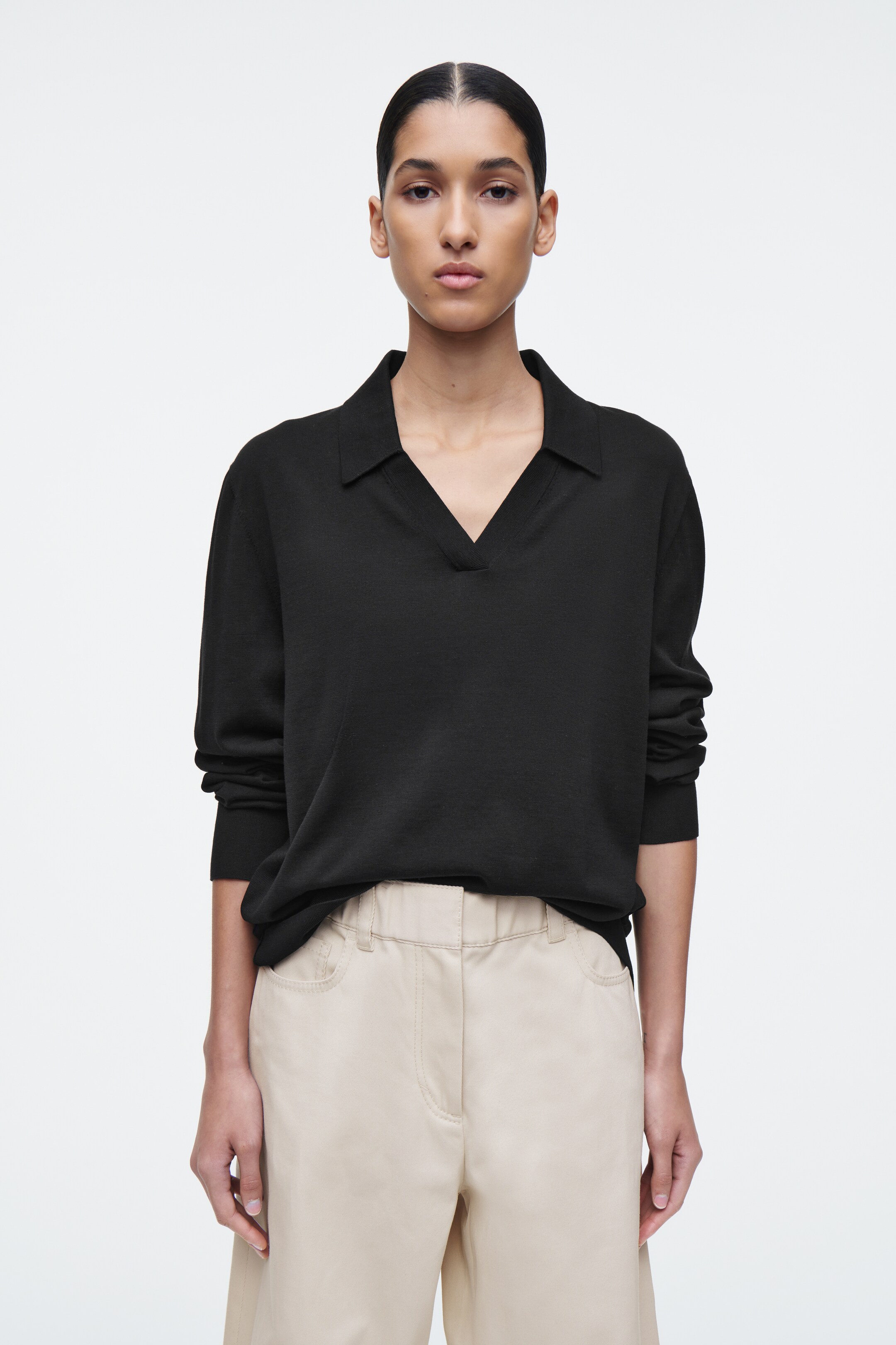 Zobrazit větší obrázek: PÓLOKOŠILE Z PLETENÉHO HEDVÁBÍ - ČERNÁ - ŽENY | H&M CZ 1