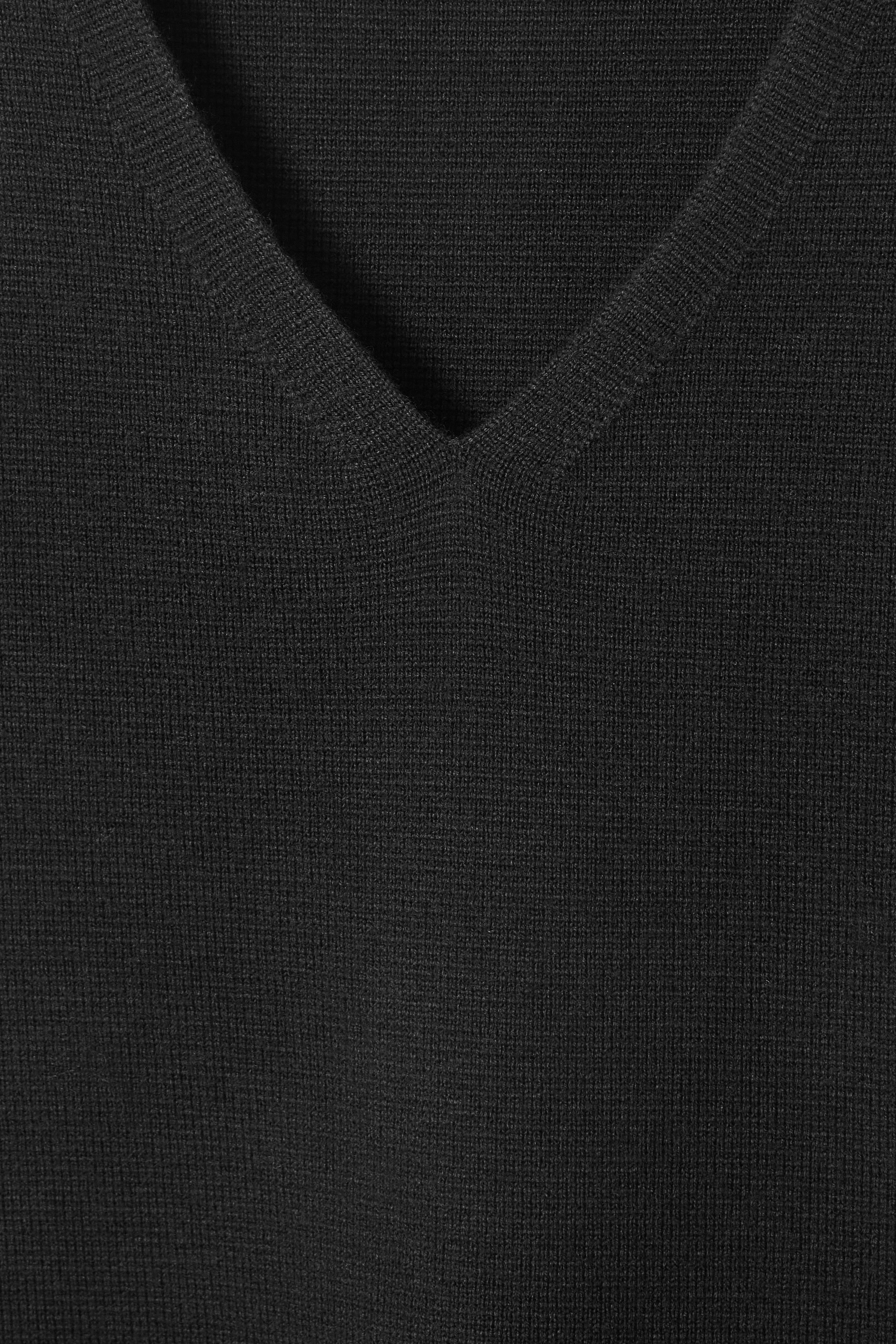 View larger image: V-NECK MILANO-KNIT WOOL VEST - BLACK - Men | H&M GB 2