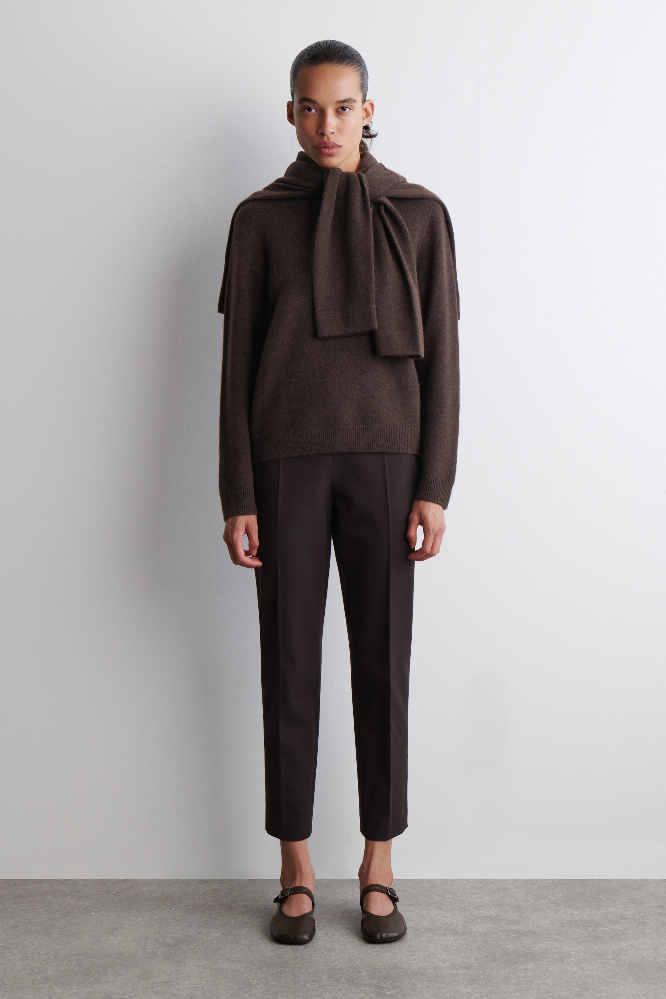 CASHMERE CREW-NECK JUMPER