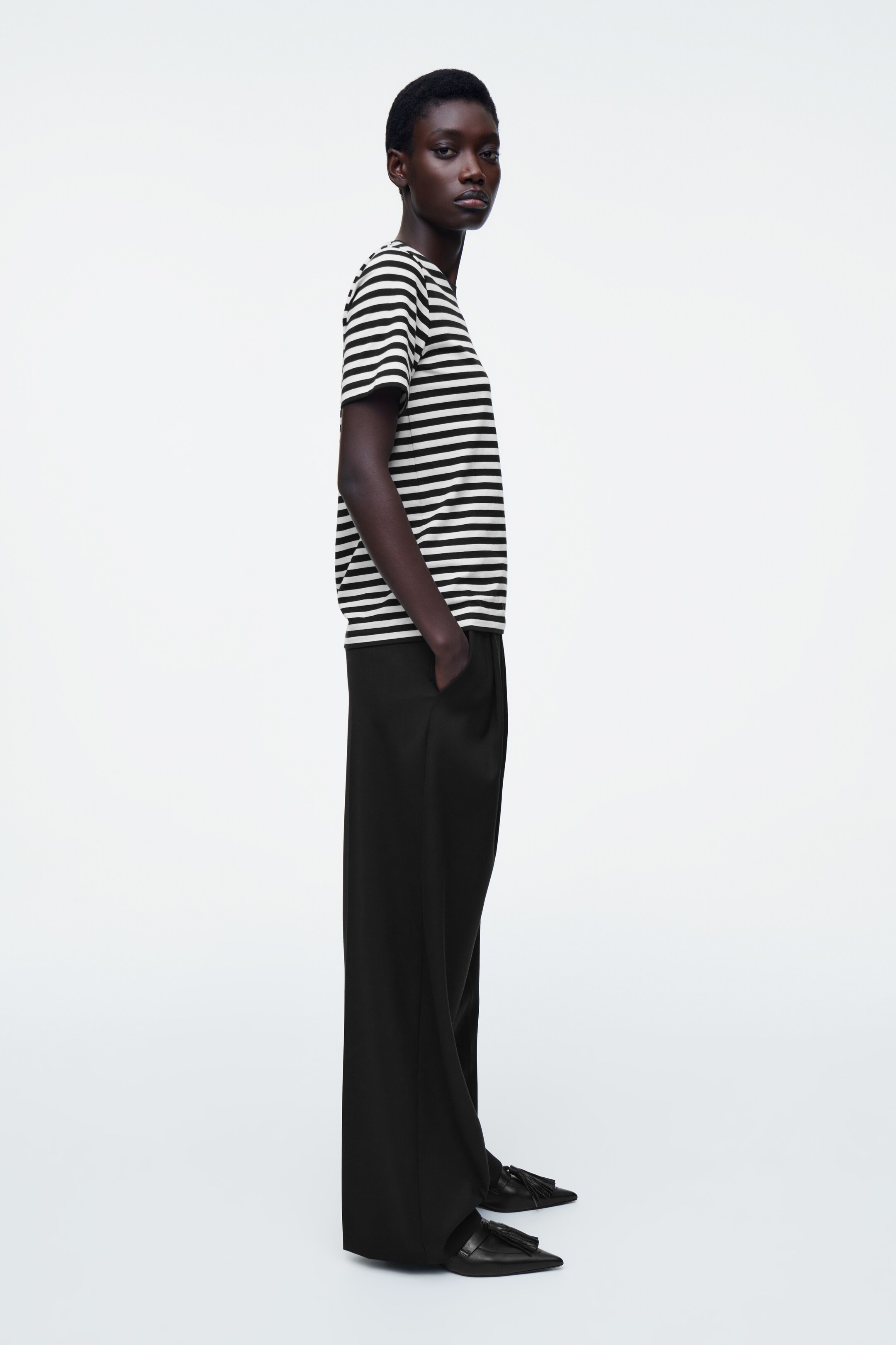 Ingrandisci l'immagine: 24/7 REGULAR T-SHIRT - BLACK / WHITE / STRIPED - DONNA | H&M CH 4