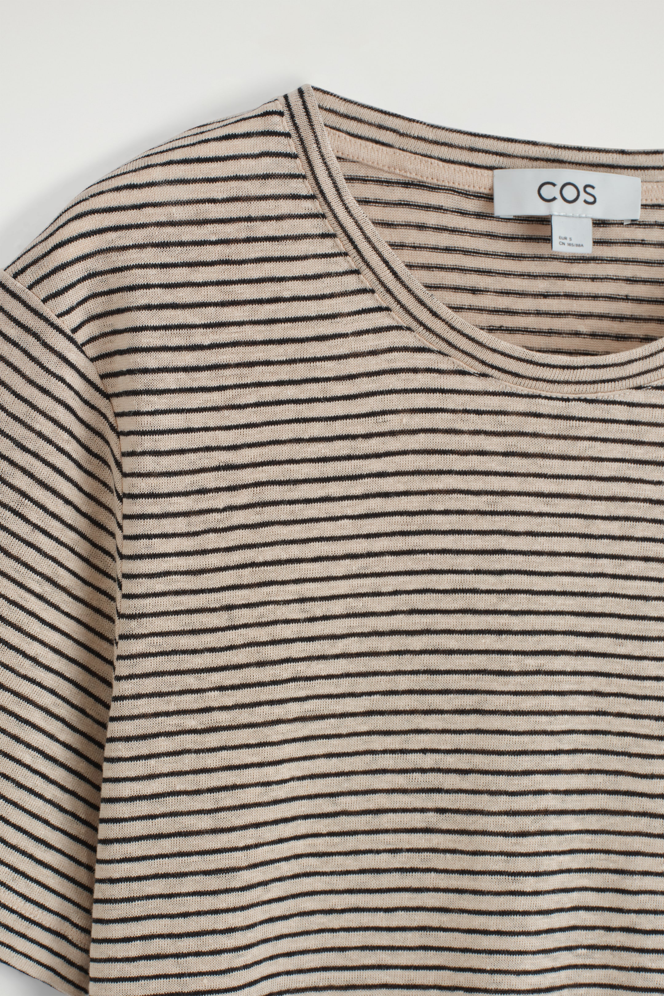 Grotere afbeelding bekijken: T-SHIRT VAN LINNEN MET RONDE HALS - ONGEVERFD / GESTREEPT - DAMES | H&M BE 6