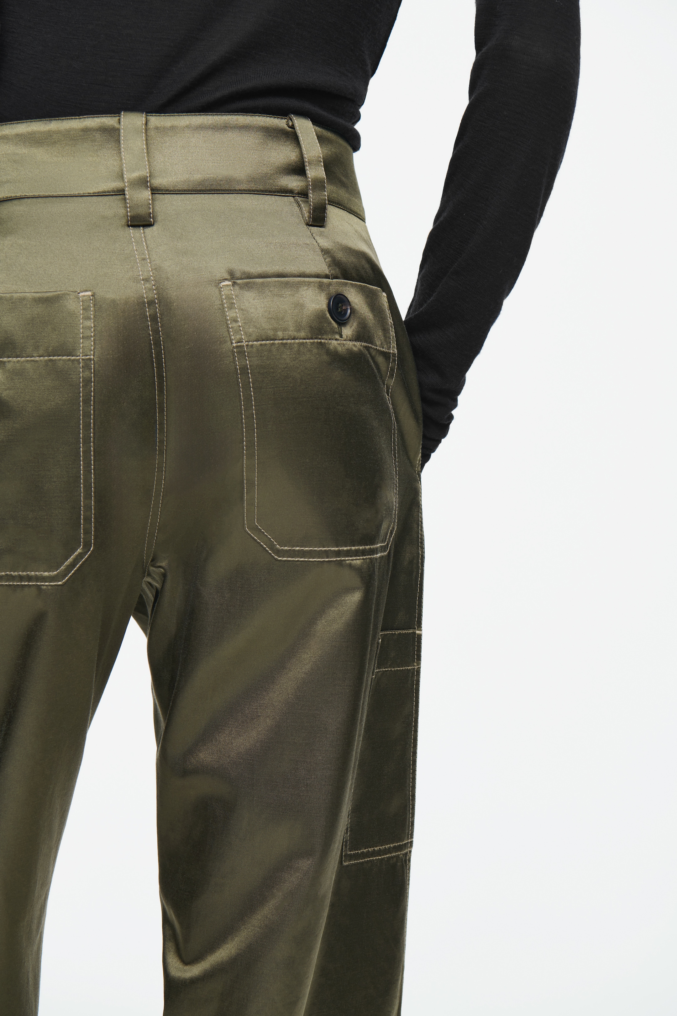 Agrandir l'image: PANTALON WORKWEAR SATINÉ À PLIS PIQUÉS - KAKI - FEMME | H&M CH 5