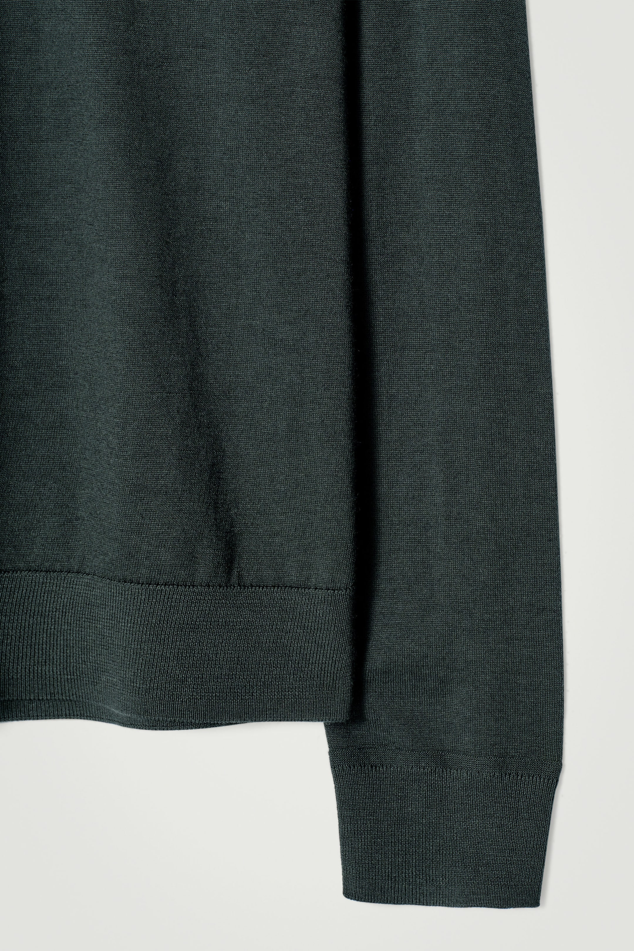 SLIM MERINO WOOL MOCK-NECK SWEATER