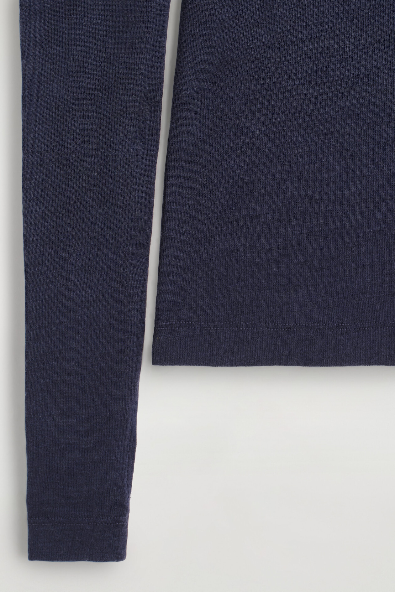 SLIM MERINO WOOL TOP — NAVY