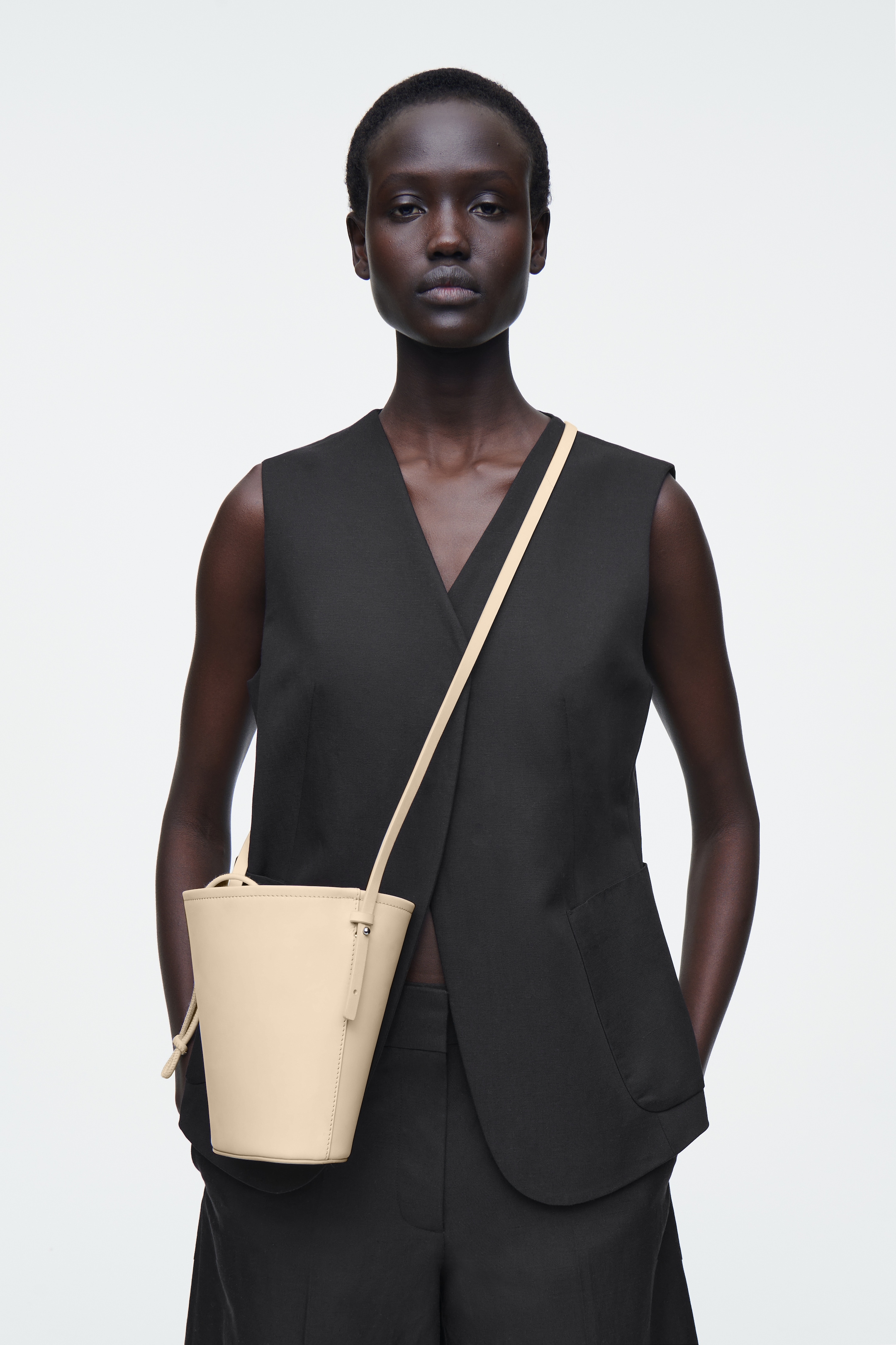 Grotere afbeelding bekijken: MINI EMMER-TAS - NUBUCK - BOTERMELK - DAMES | H&M BE 3