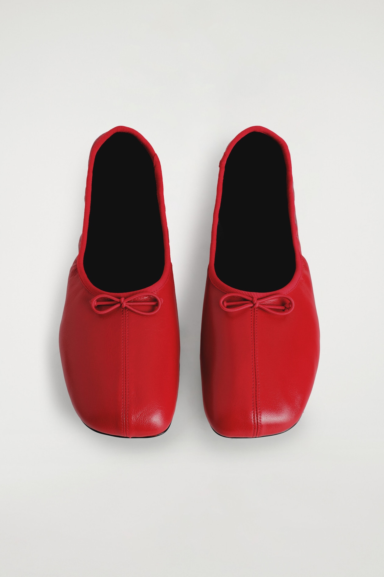 LEATHER BALLET FLATS — RED