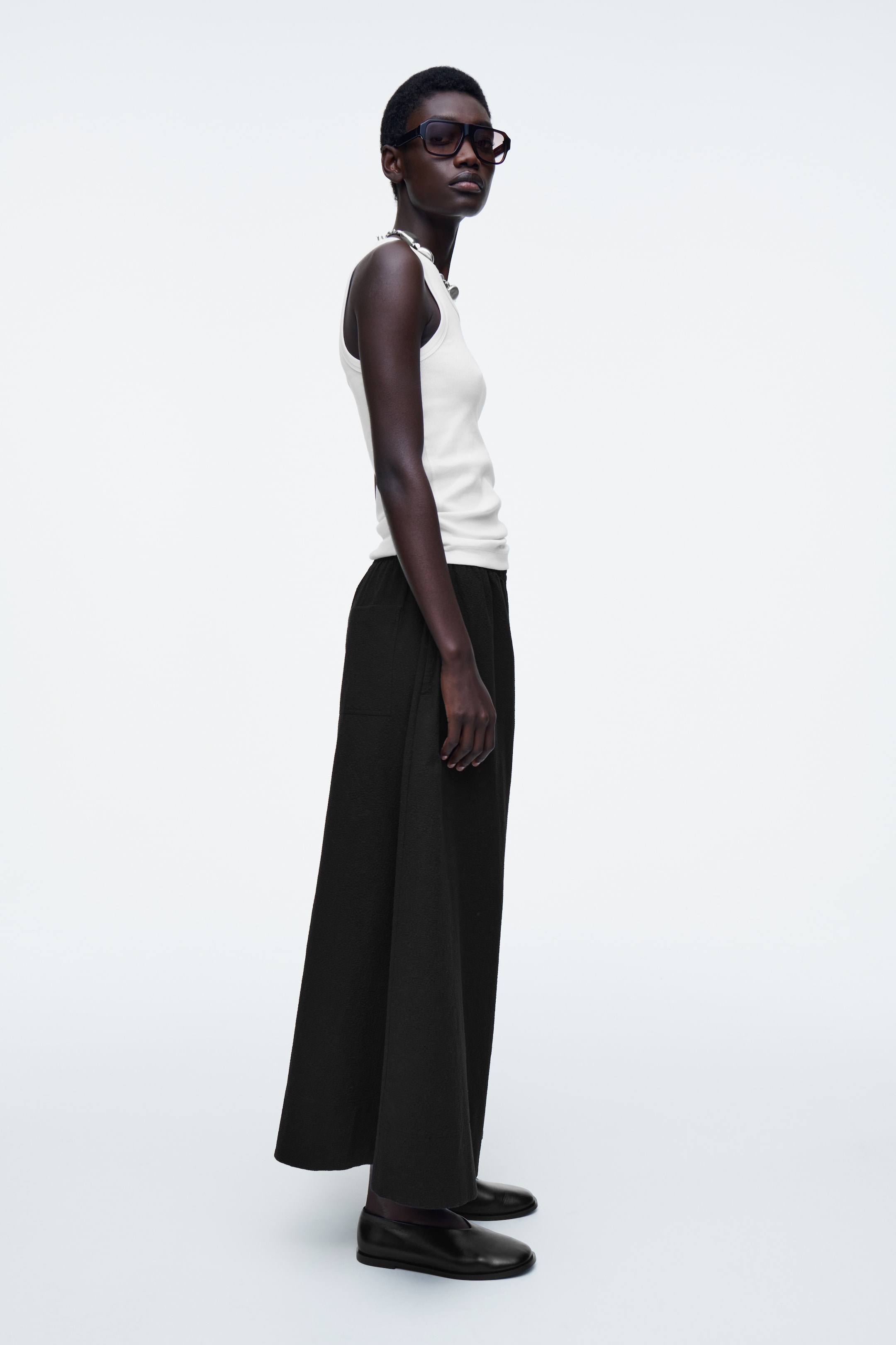 Zobrazit větší obrázek: KALHOTY CULOTTES ZE SEERSUCKERU - ČERNÁ - ŽENY | H&M CZ 3