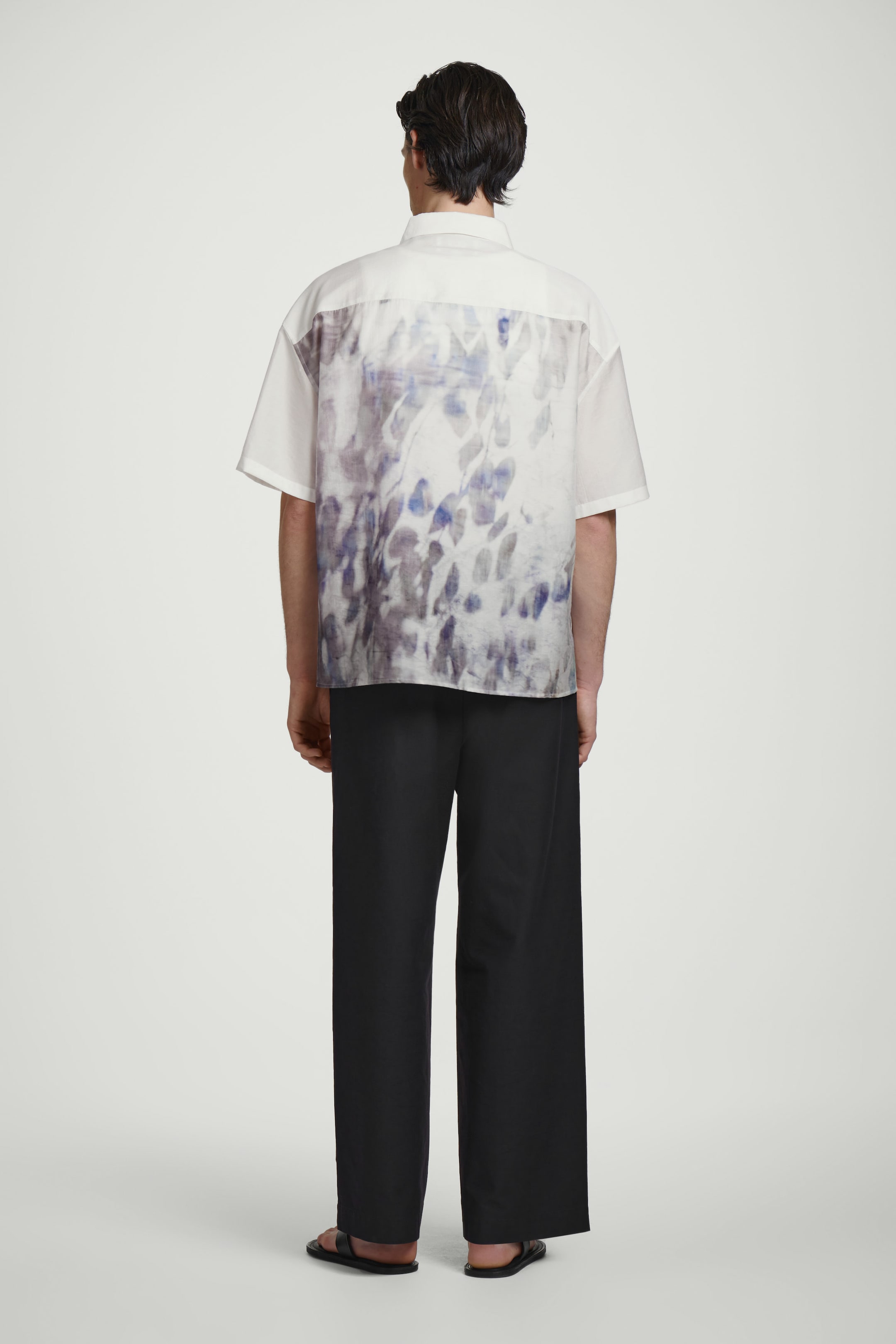 RELAXED SHORT-SLEEVED PRINTED RESORT SHIRT
