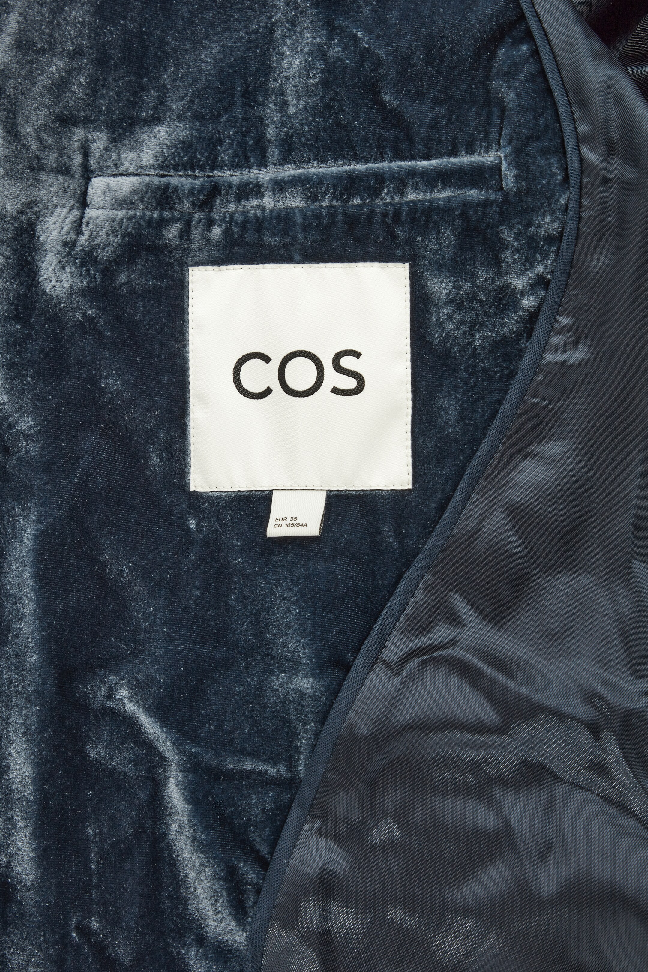 Vis større bilde: RELAXED-FIT VELVET BLAZER - NAVY - DAME | H&M NO 2