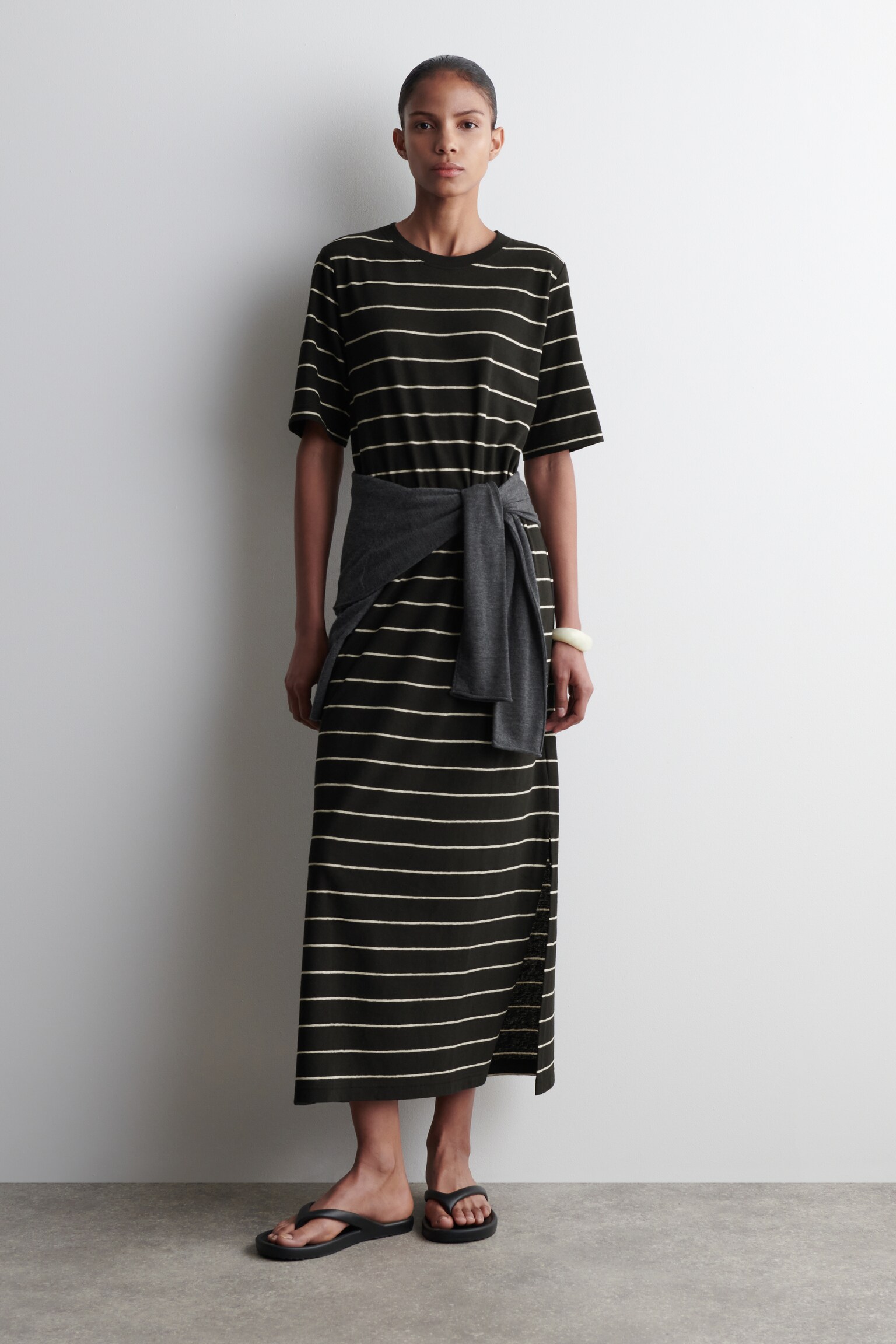 ABITO T-SHIRT MAXI IN COTONE E LINO - NERO / BIANCO / RIGHE/MARRONE