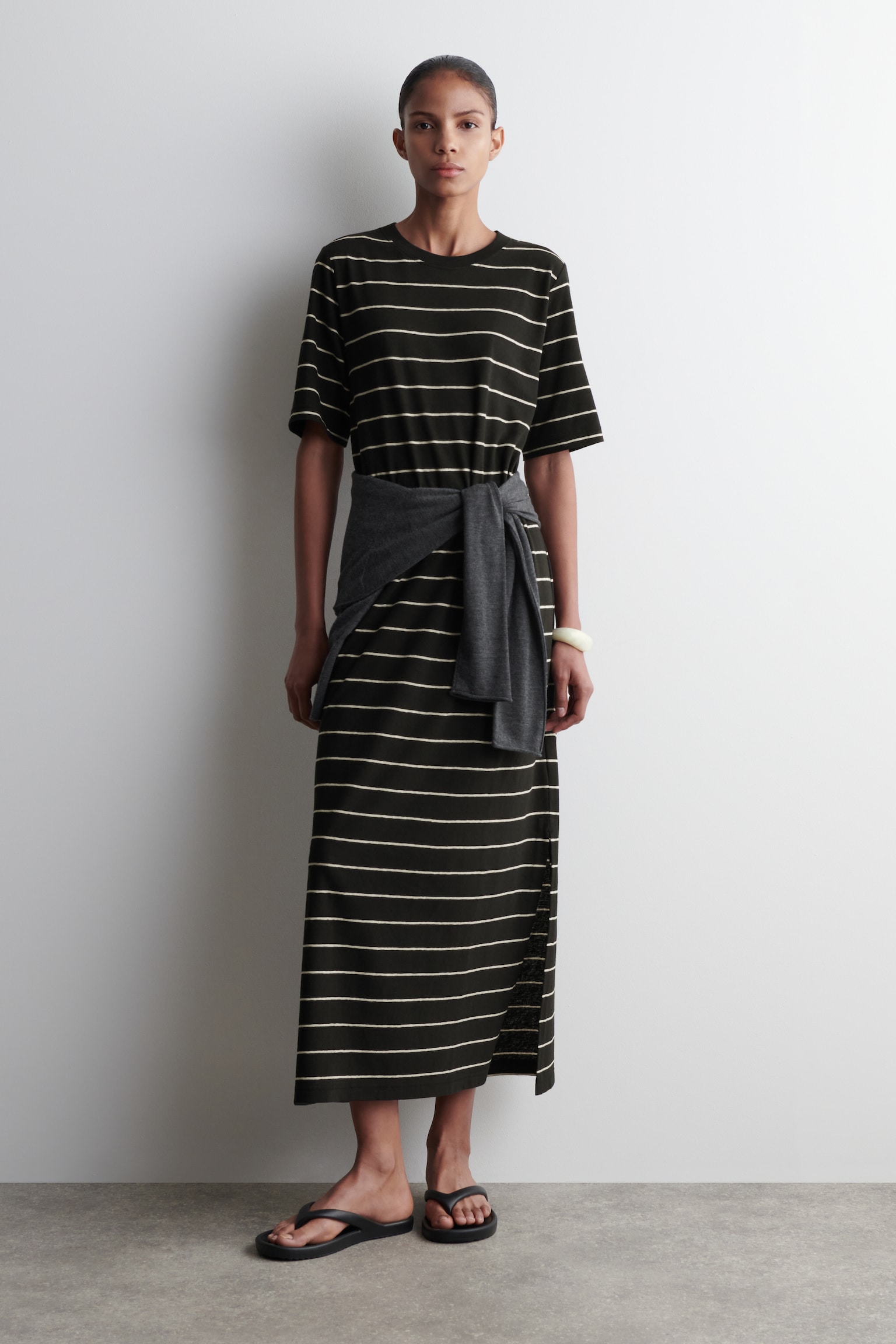 ABITO T-SHIRT MAXI IN COTONE E LINO - NERO / BIANCO / RIGHE/MARRONE