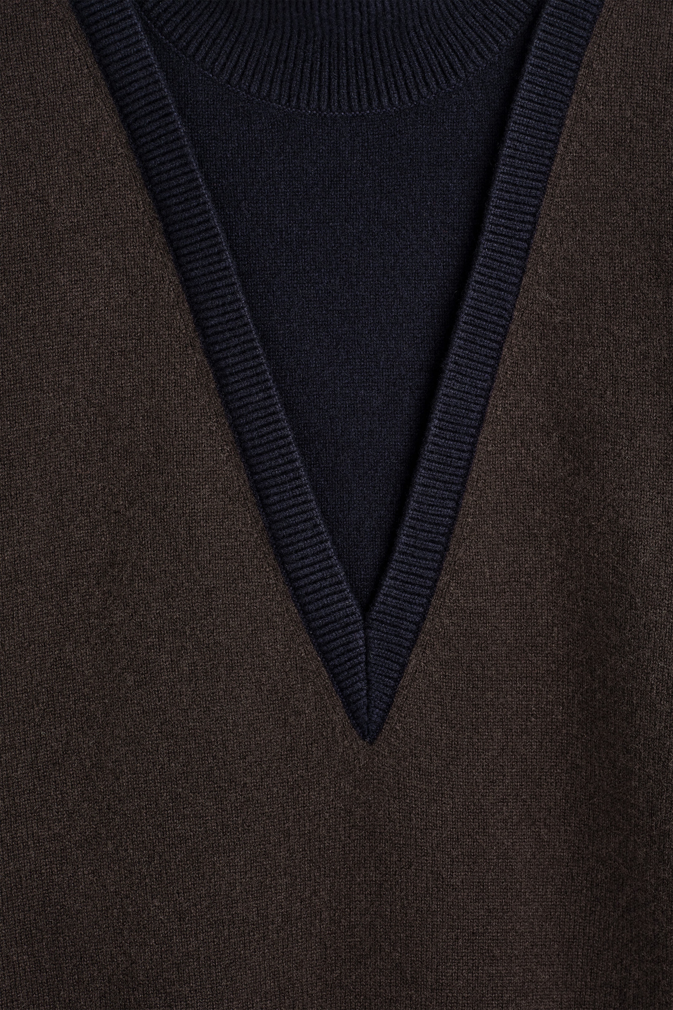 StillMedia/DescriptiveDetail