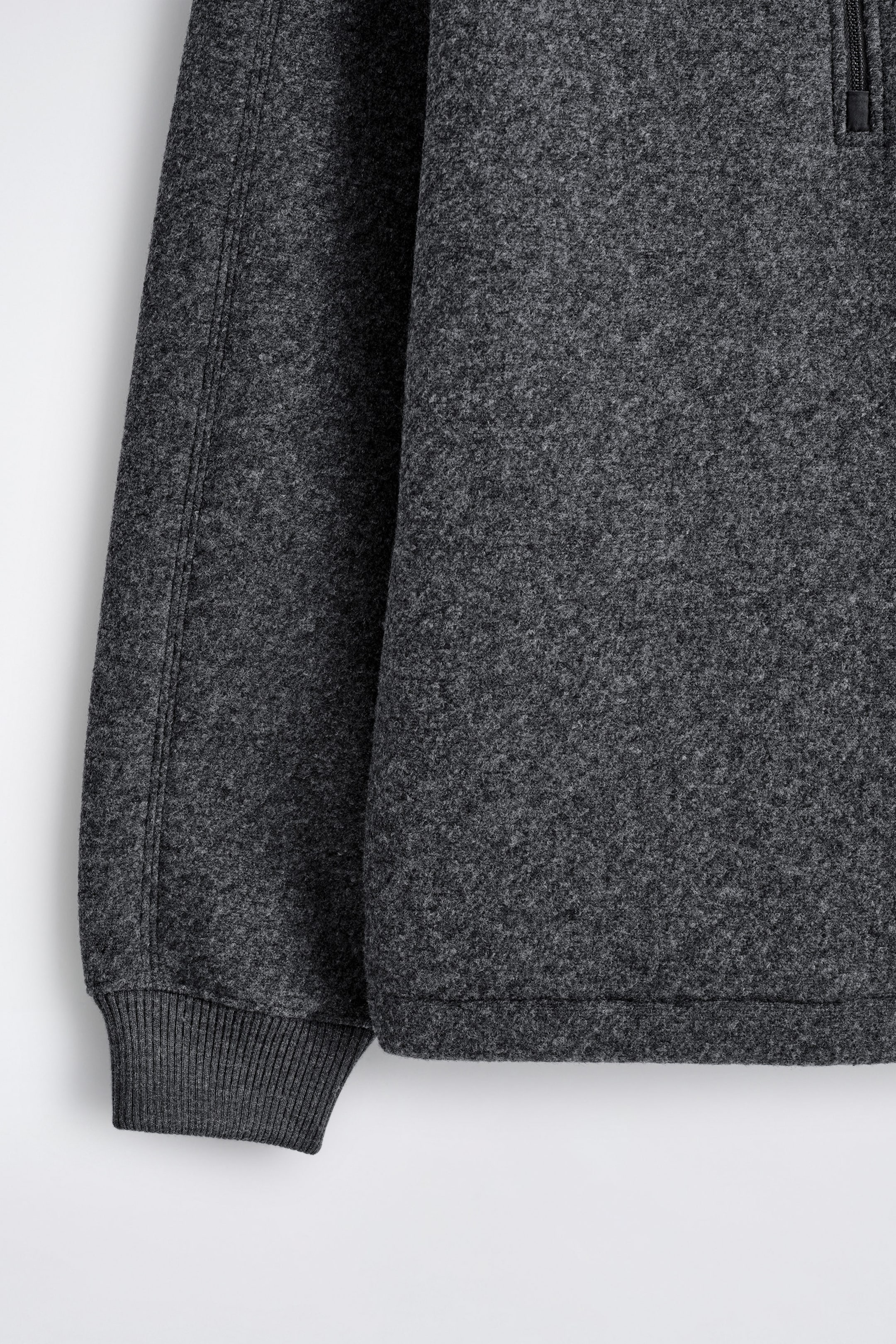 StillMedia/DescriptiveDetail