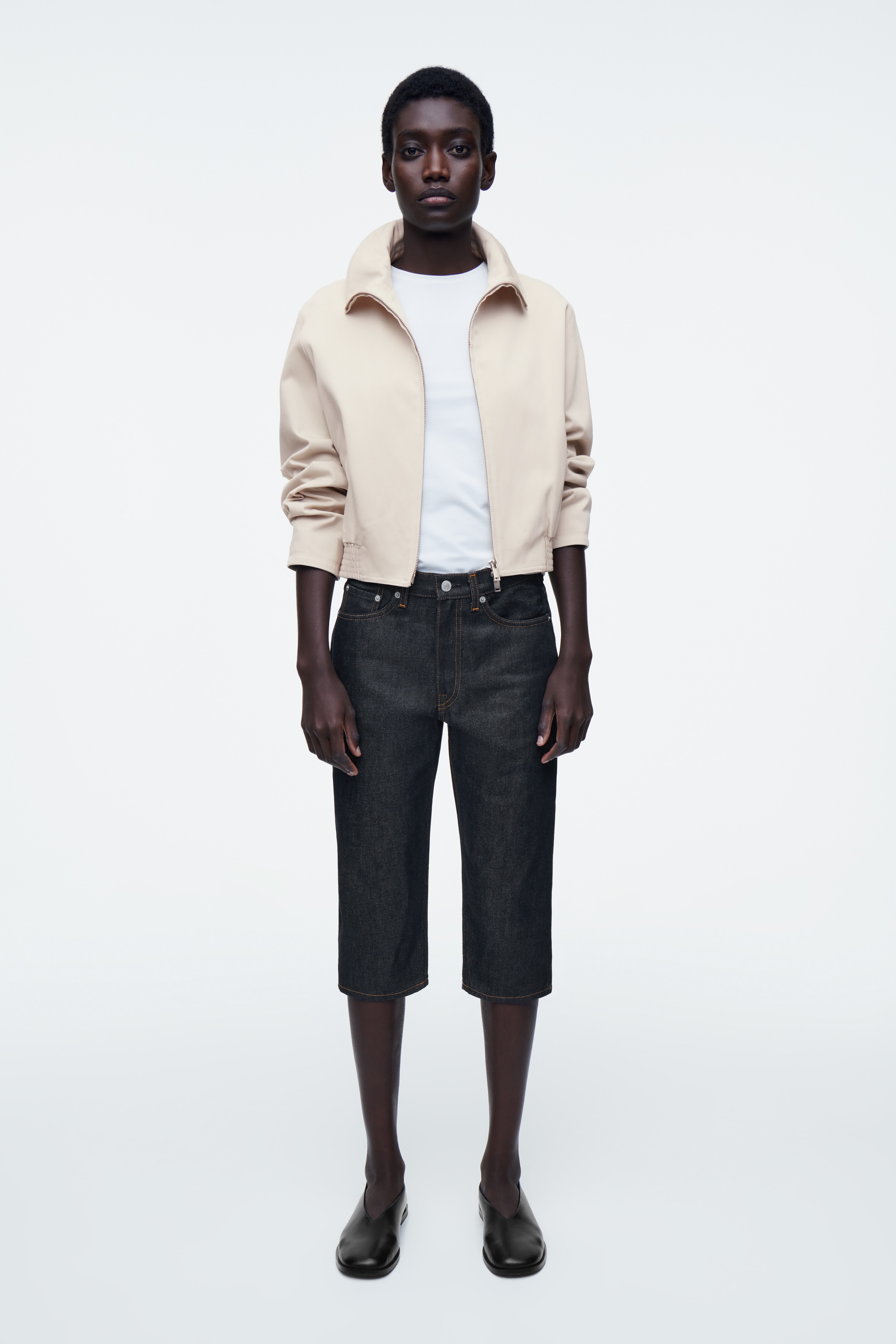 DĹŽKOVO PREDĹŽENÉ DŽÍNSOVÉ ŠORTKY - INDIGO