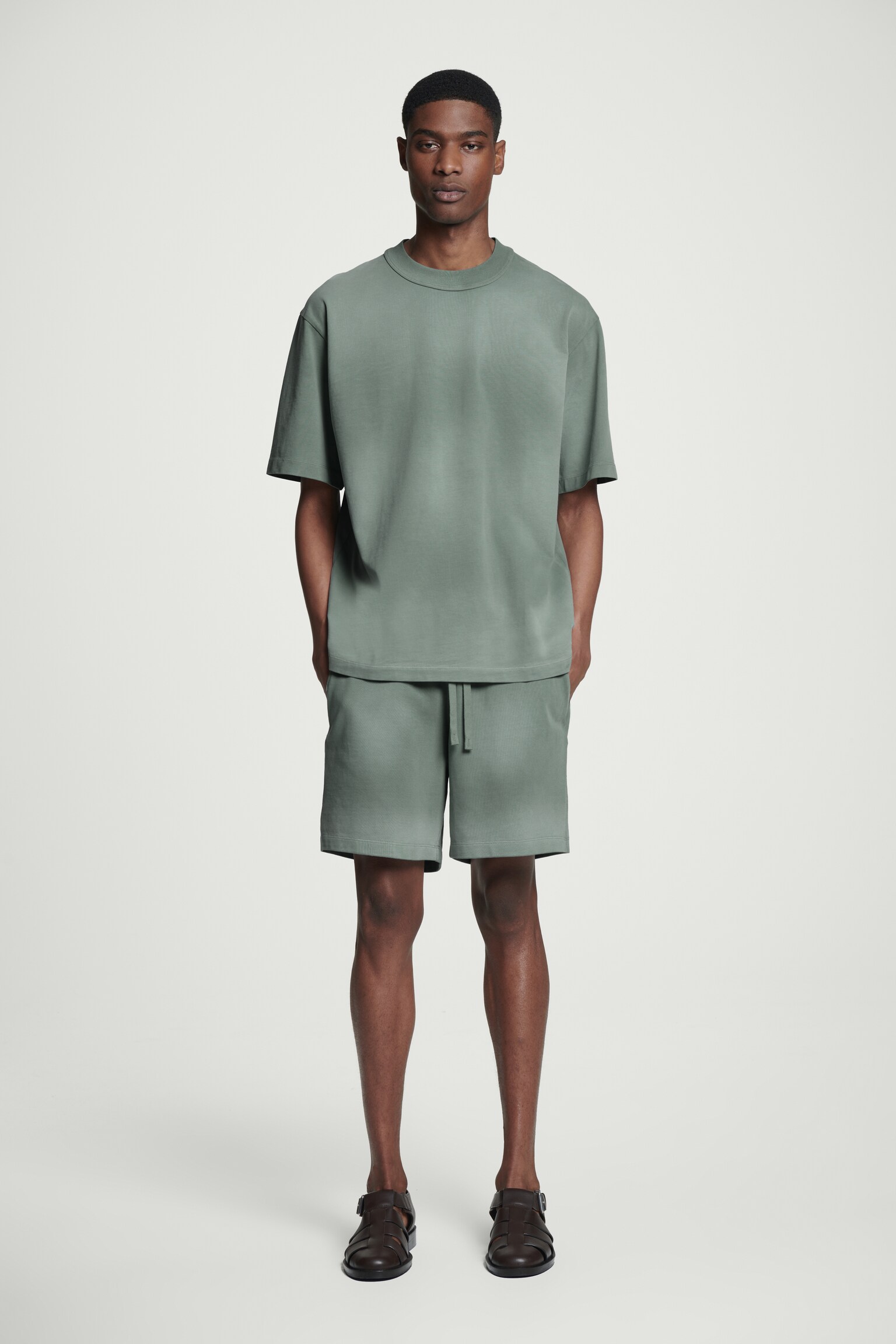 T-SHIRT OVERSIZE À COL MONTANT EN JERSEY DÉLAVÉ - VERT/NOIR - 9