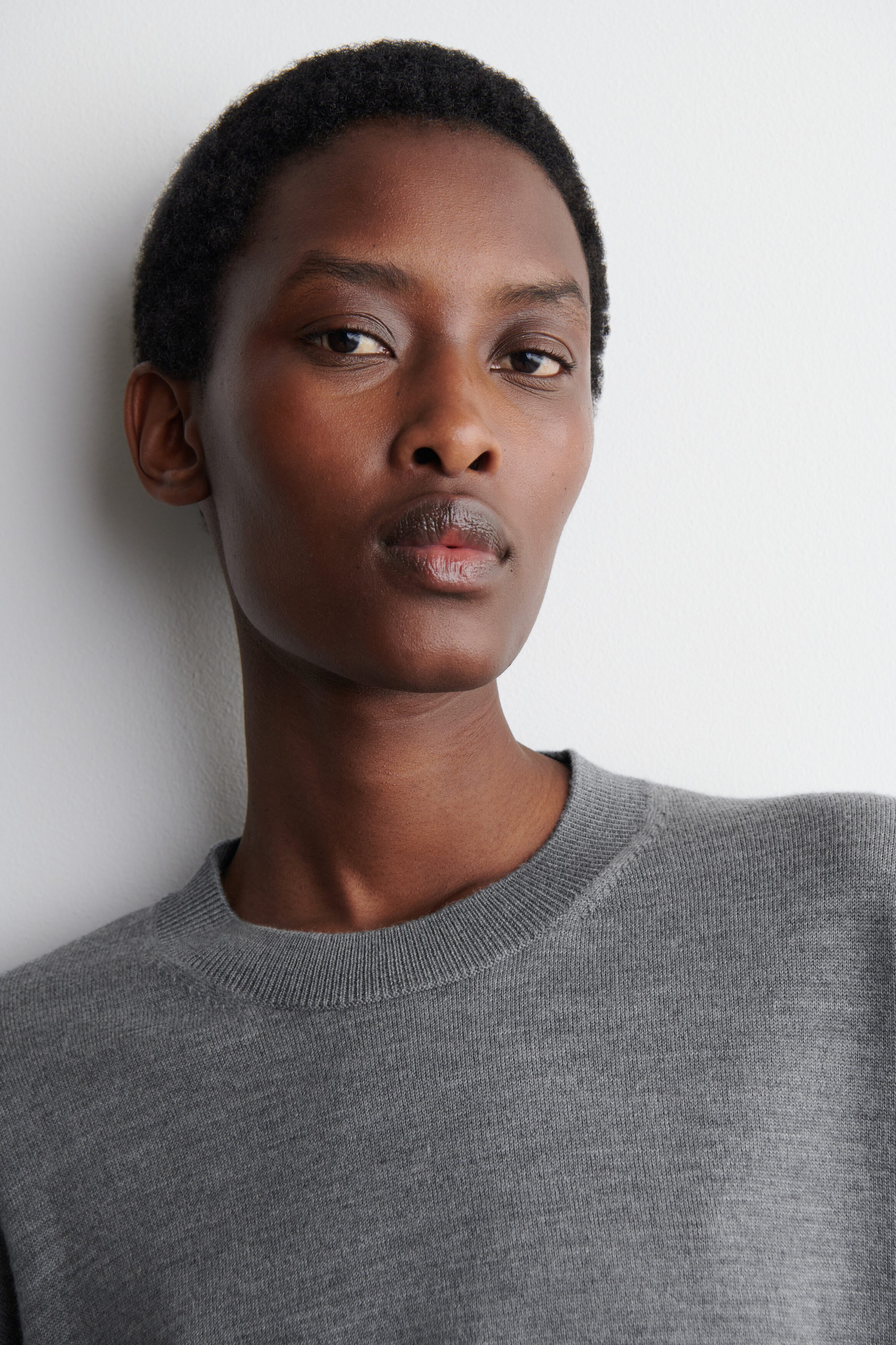 MERINO WOOL CREW-NECK JUMPER - GREY MÉLANGE | COS