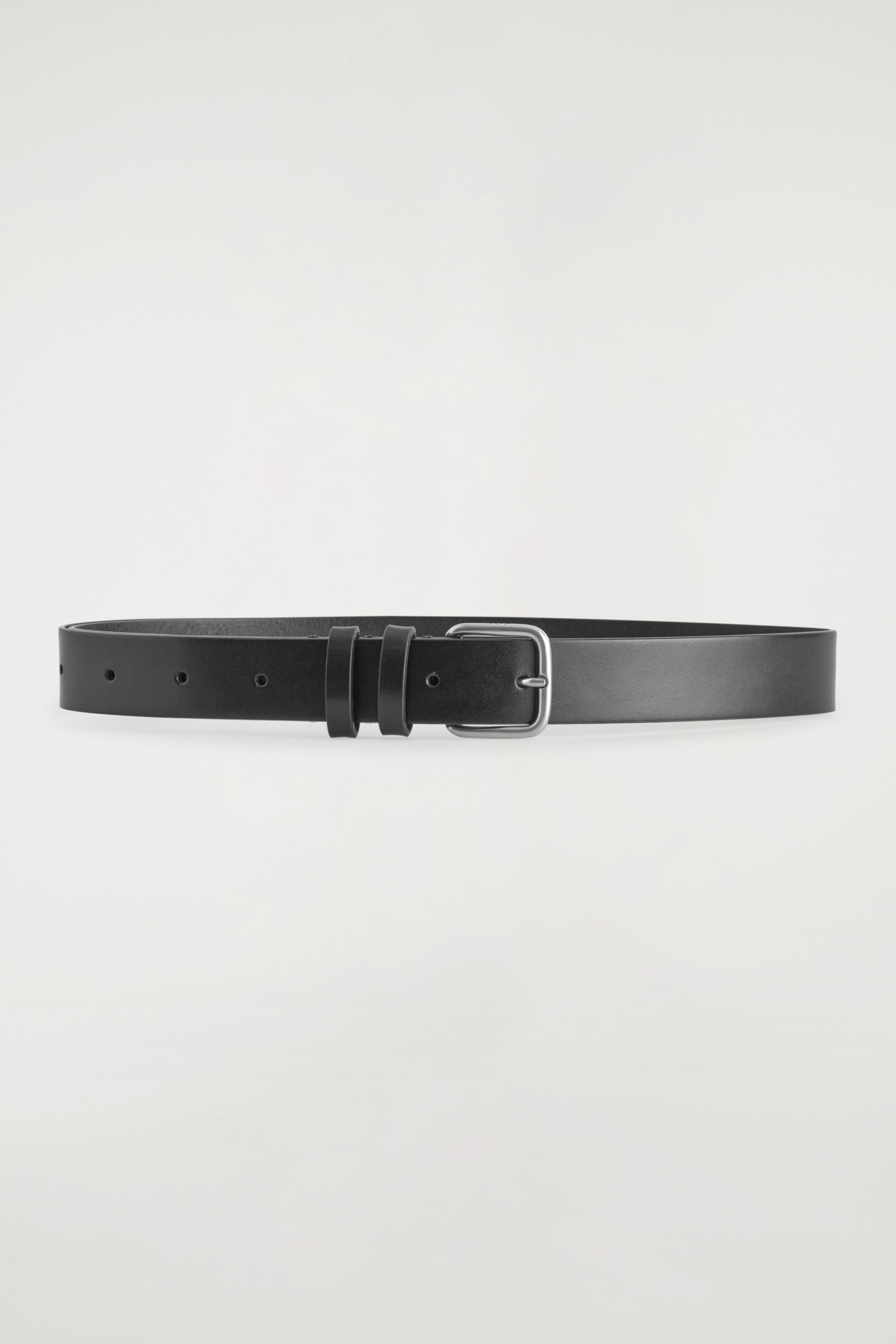 Grotere afbeelding bekijken: KLASSIEKE LEREN RIEM - ZWART / ZILVER - DAMES | H&M BE 2