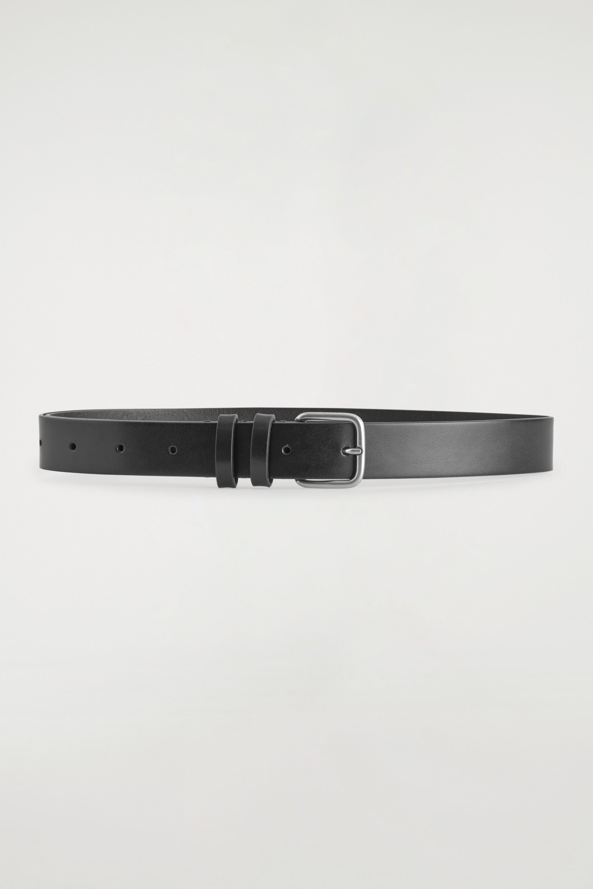CLASSIC LEATHER BELT - BLACK / SILVER | COS