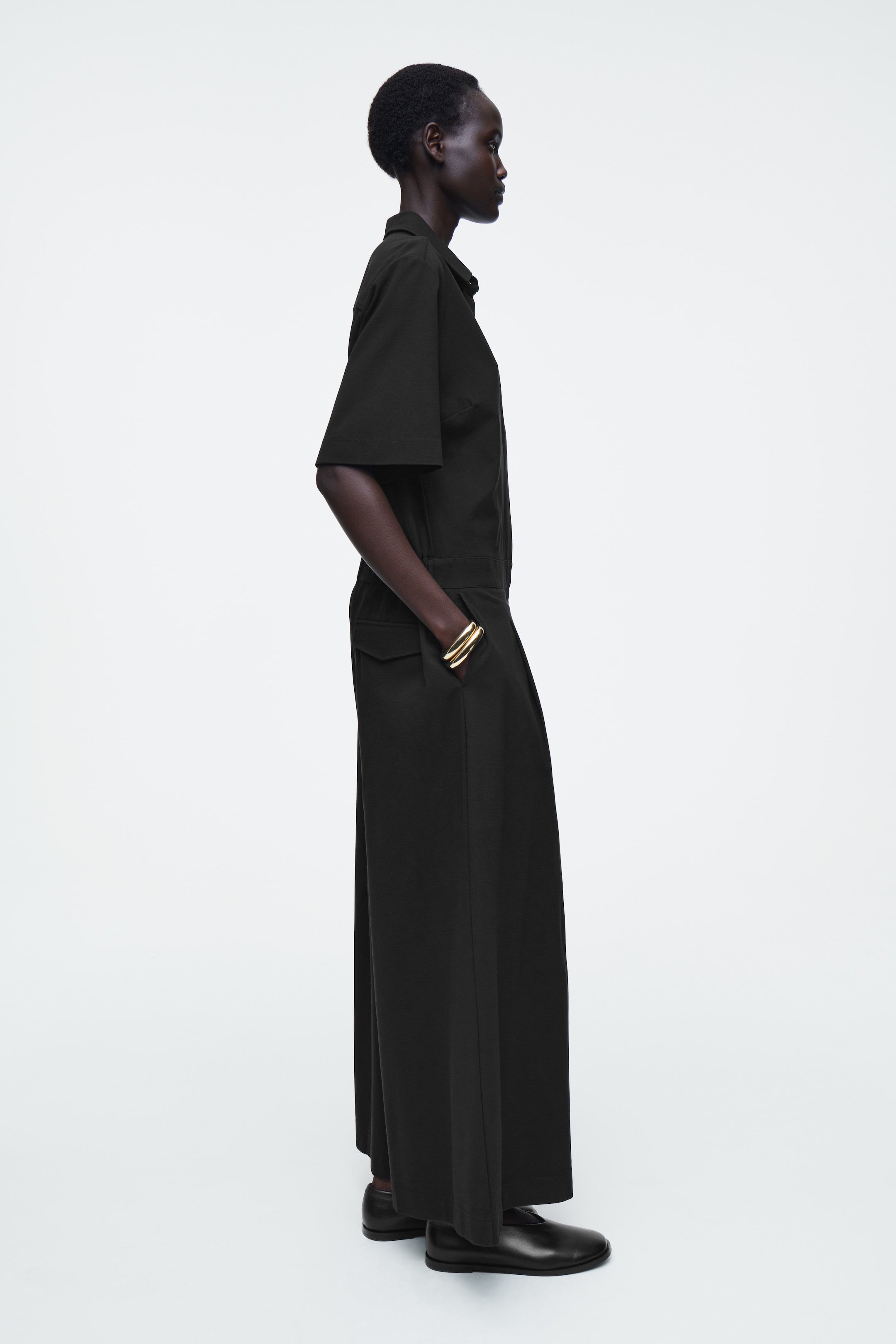 Grösseres Bild ansehen: KURZÄRMLIGER JUMPSUIT - SCHWARZ - DAMEN | H&M CH 3