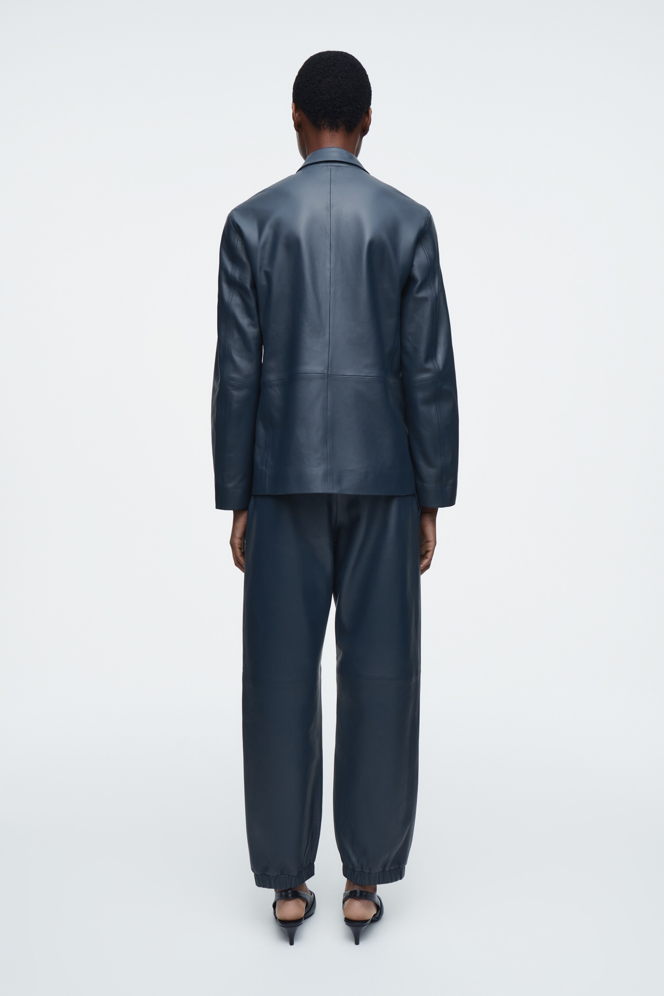 Grösseres Bild ansehen: JOGGINGHOSE AUS LEDER MIT GERADEM BEIN - NAVYBLAU - DAMEN | H&M CH 3