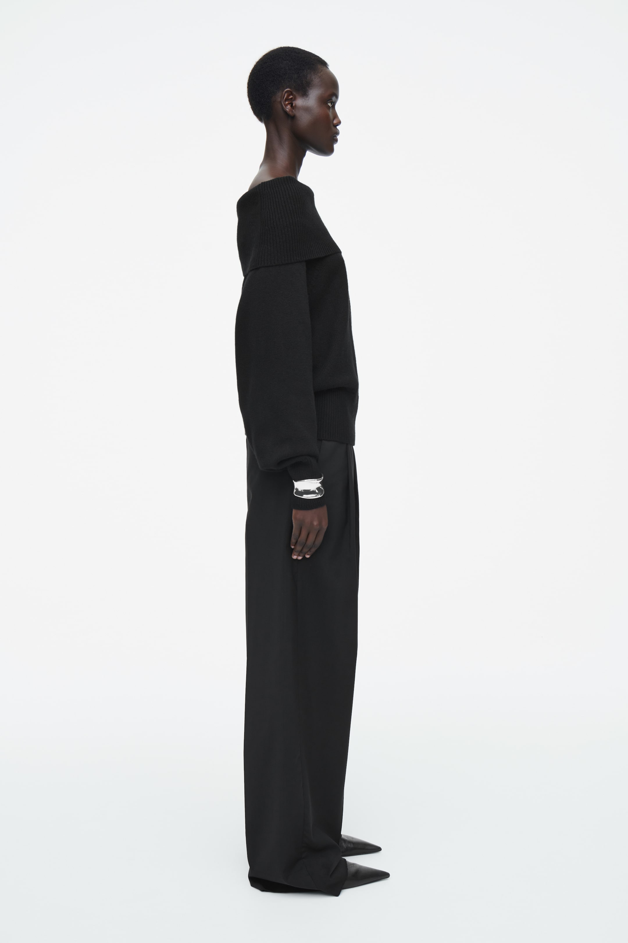 Grösseres Bild ansehen: SCHULTERFREIER PULLOVER AUS MERINOWOLLE - SCHWARZ - DAMEN | H&M CH 4