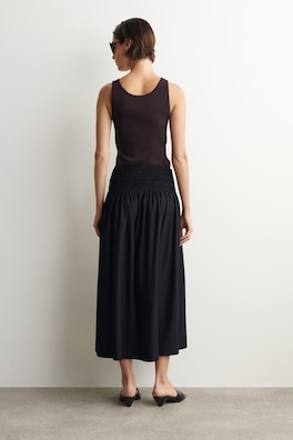 RUCHED-WAIST MIDI SKIRT — BLACK 3
