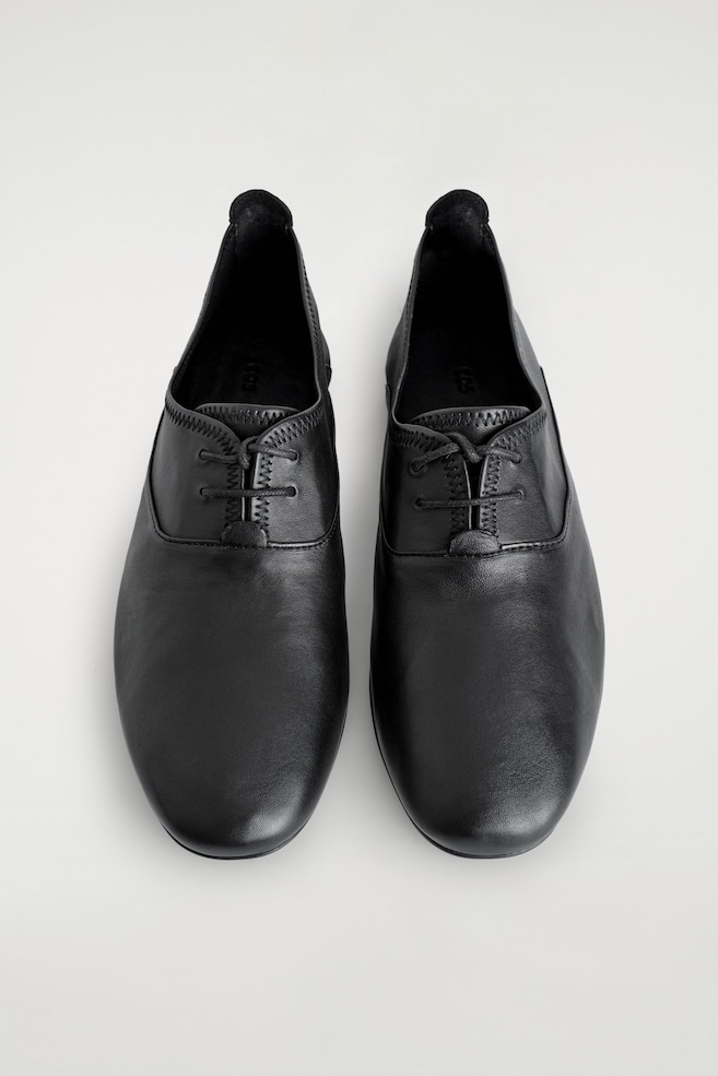 SOFT LEATHER BROGUES — BLACK
