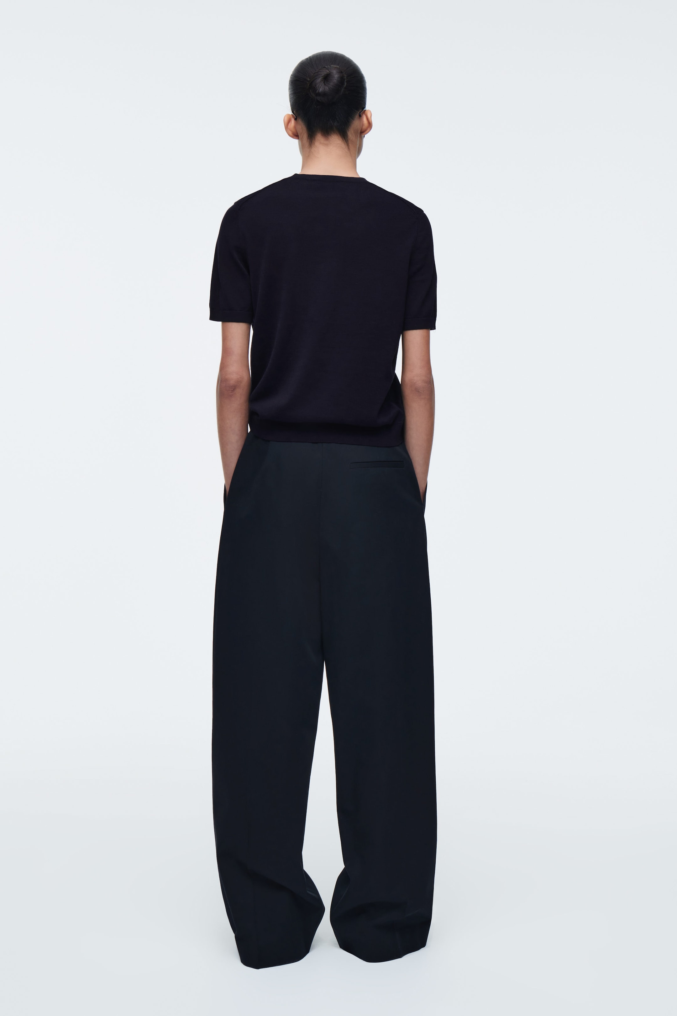 STICKAD V-RINGAD T-SHIRT I BOMULL