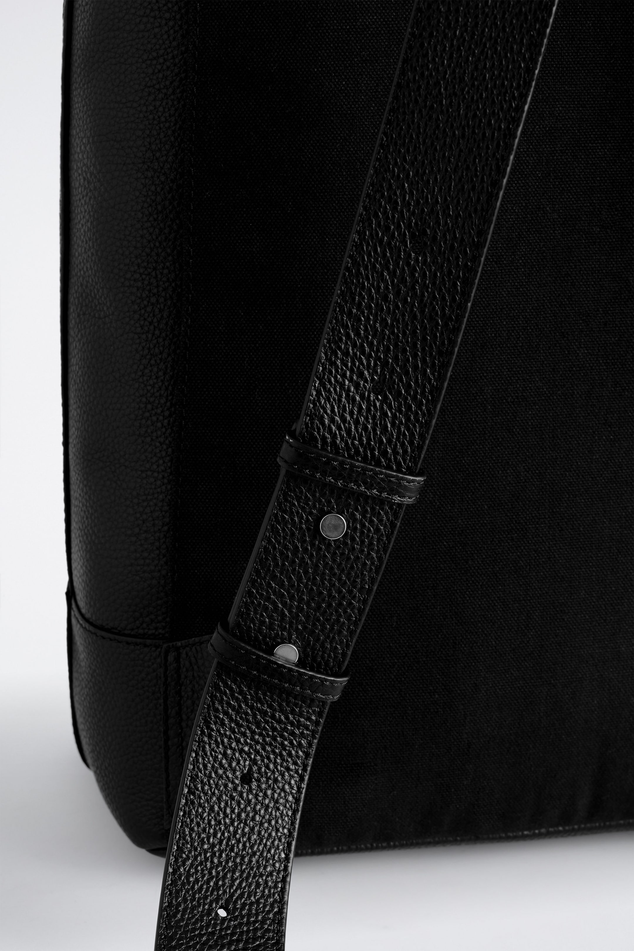 StillMedia/DescriptiveDetail