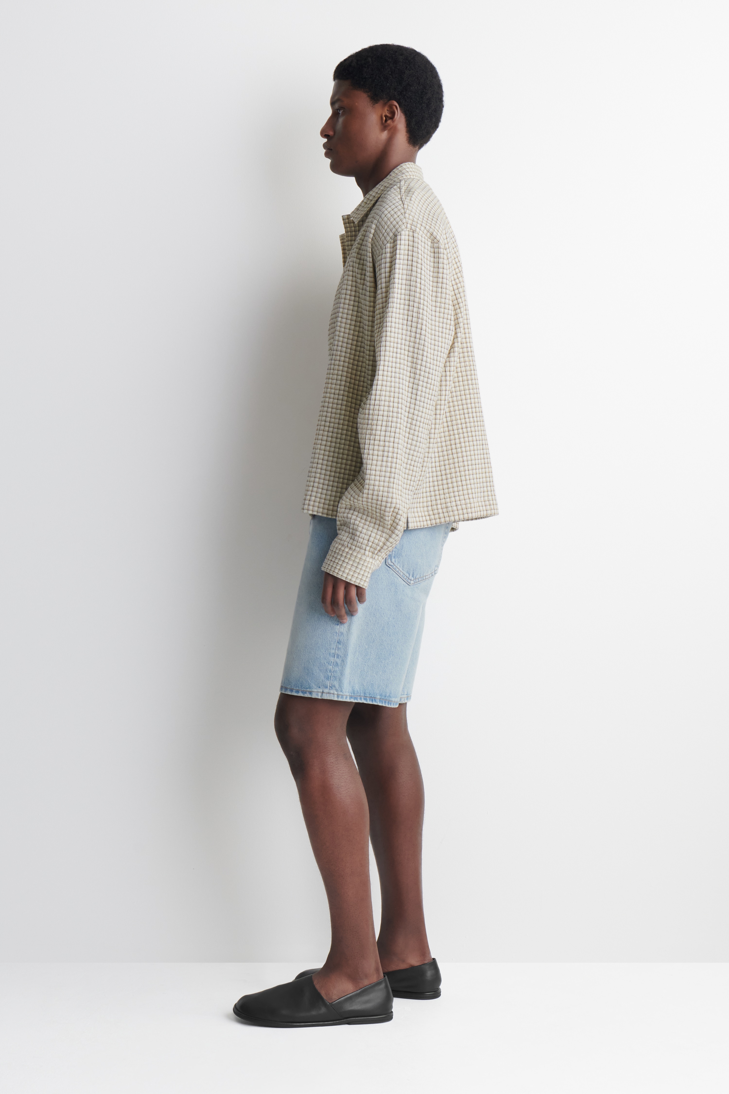 KNEE-LENGTH DENIM SHORTS