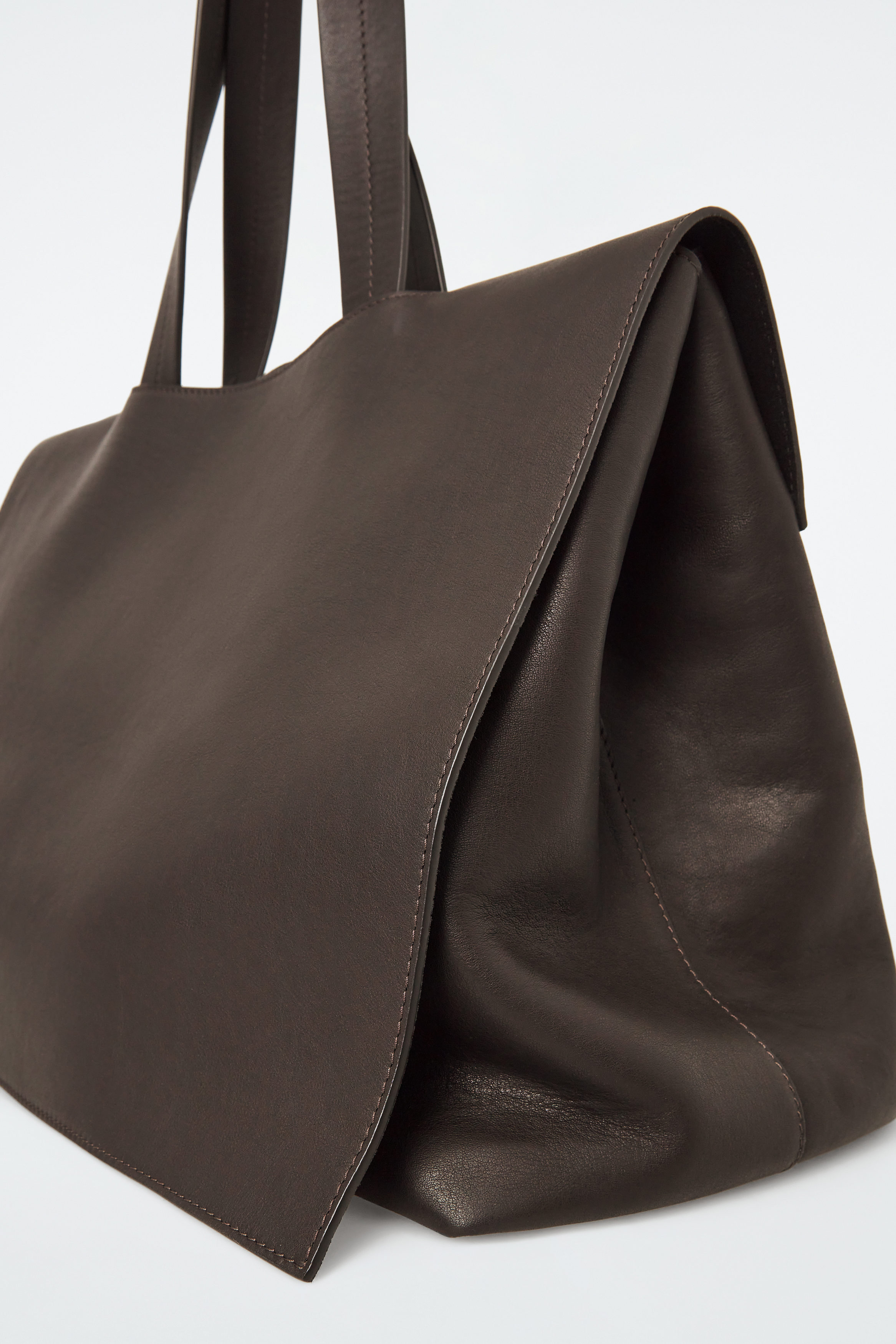 ★TOUT Y EST★ Arina Flap Tote OASBTT51_152 BAGS – TOUT Y EST