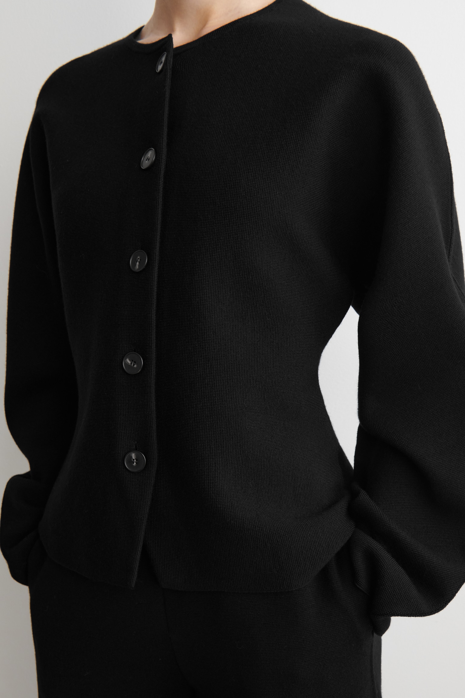 SCULPTED WOOL CARDIGAN - BLACK - 3