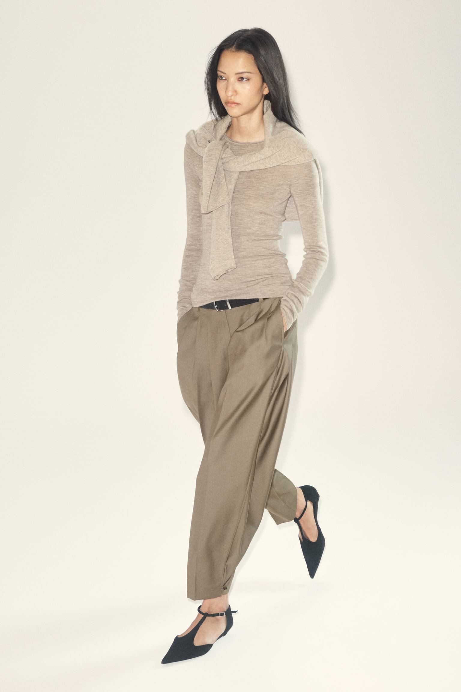 WOLLHOSE MIT BARREL-BEIN UND FALTEN - DUNKLES BEIGE - 5