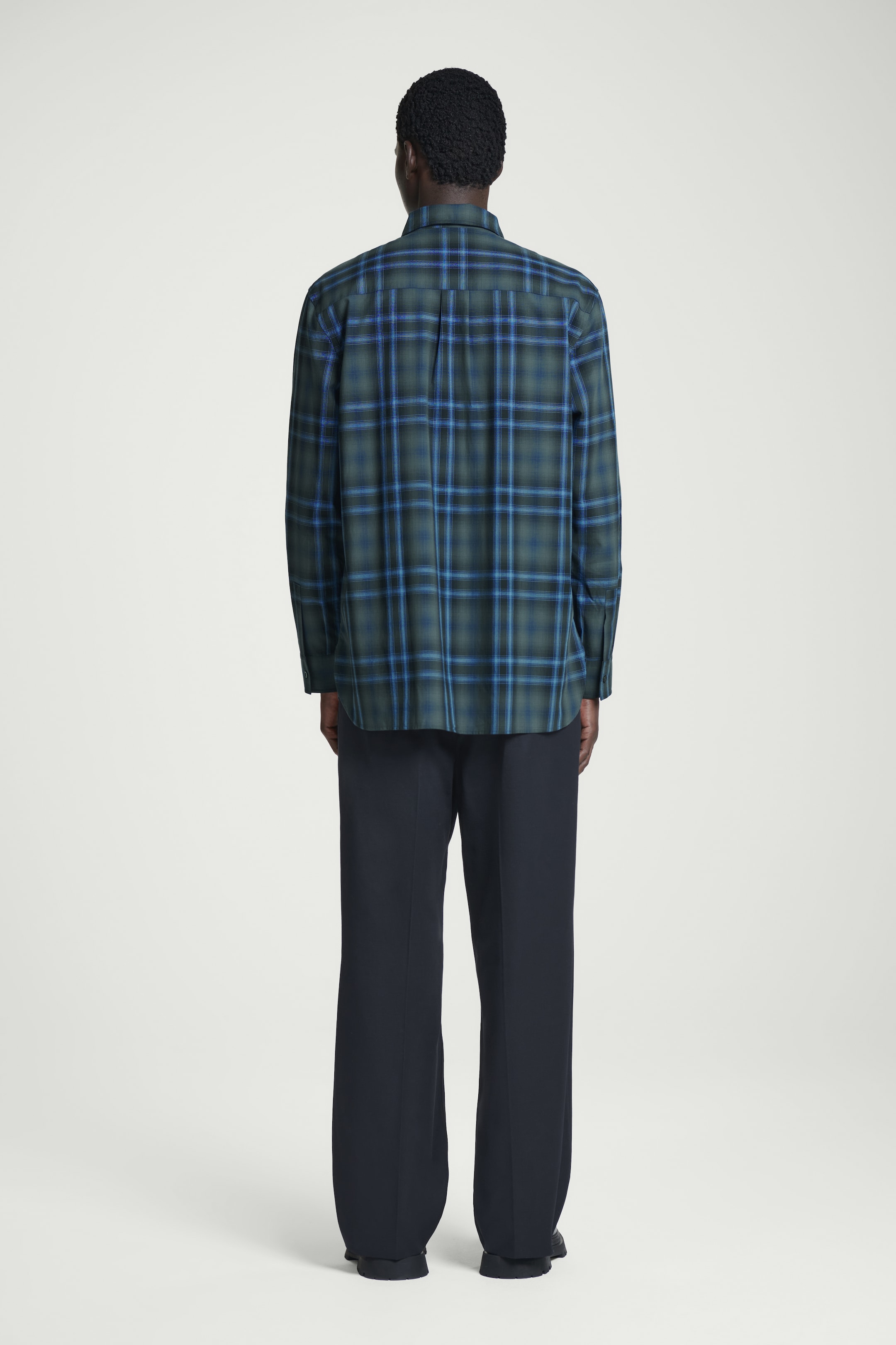 Ingrandisci l'immagine: RELAXED CHECKED COTTON SHIRT - NAVY / CHECKED - UOMO | H&M CH 4
