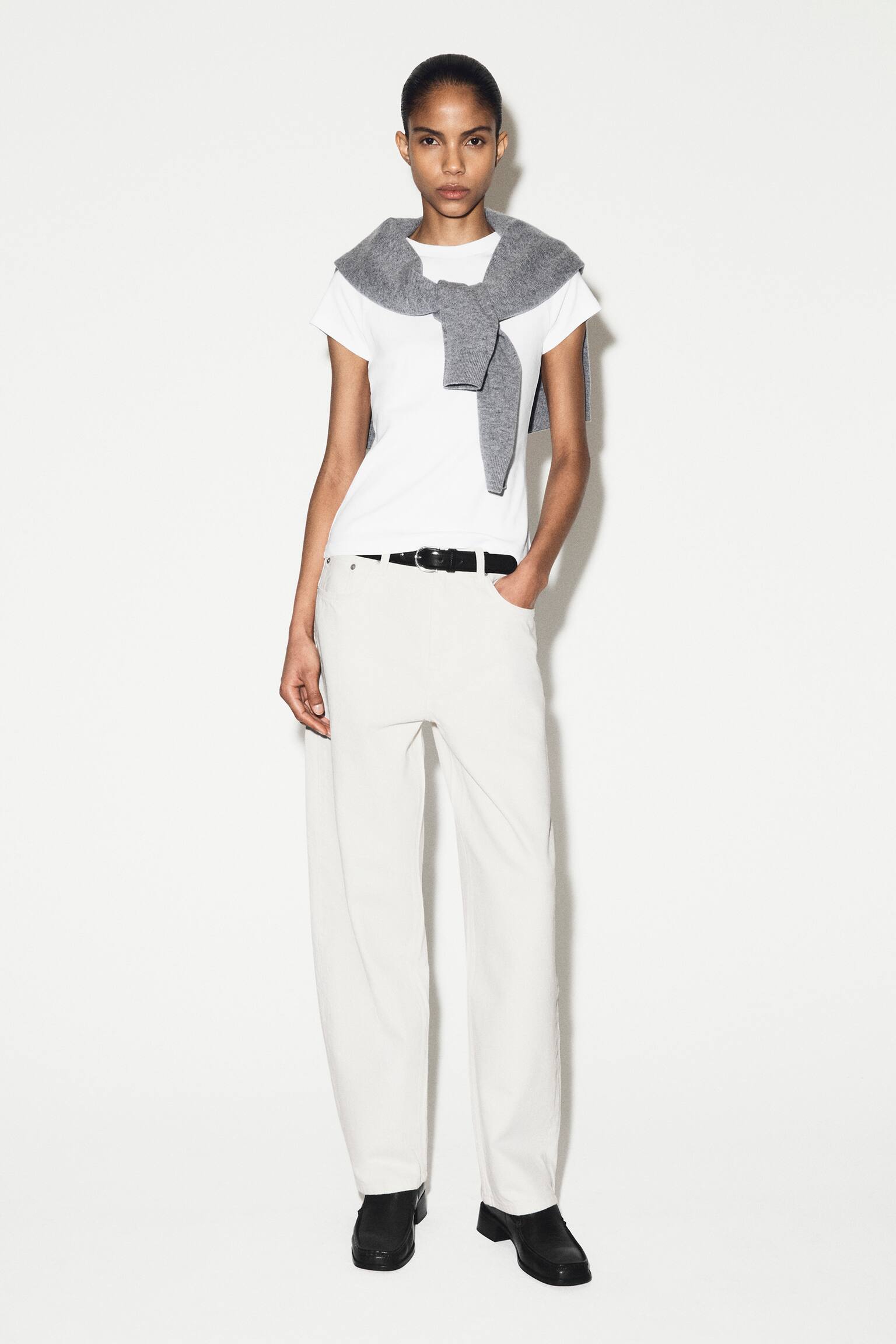 חולצת טי-שירט צמודה מבד כותנה - לבן - 4