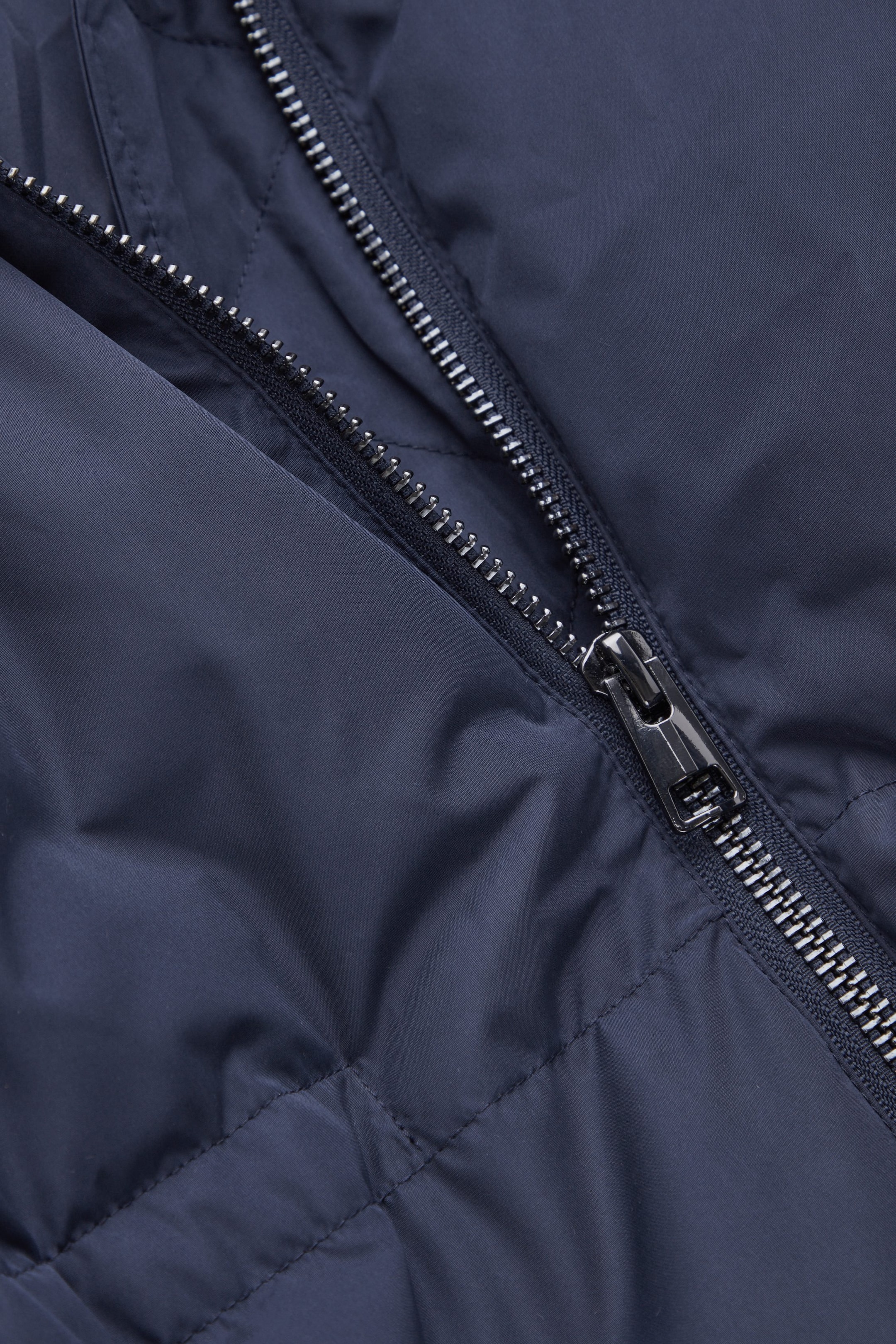 StillMedia/DescriptiveDetail