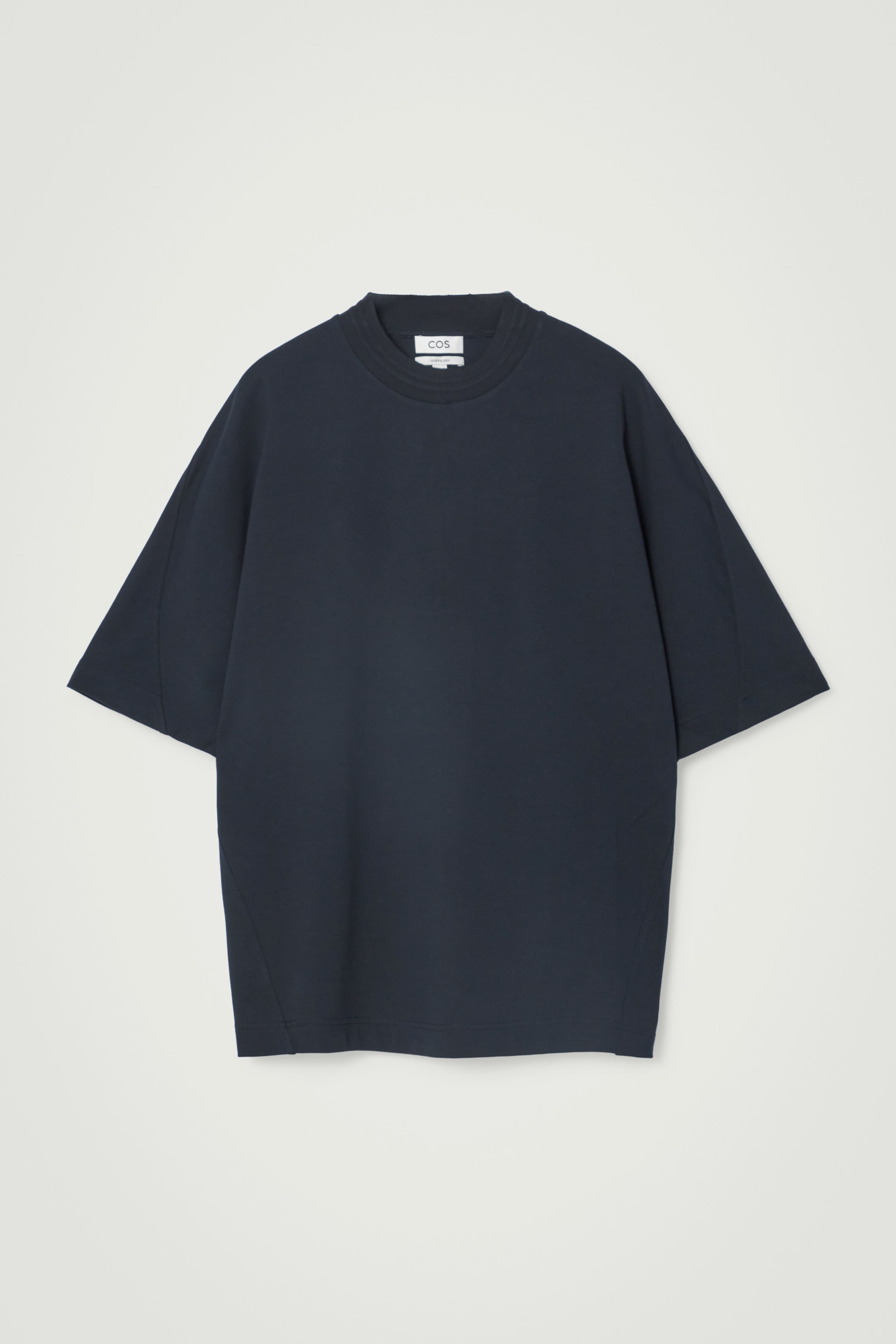 Ingrandisci l'immagine: OVERSIZED HEAVYWEIGHT MOCK-NECK T-SHIRT - NAVY - UOMO | H&M CH 1