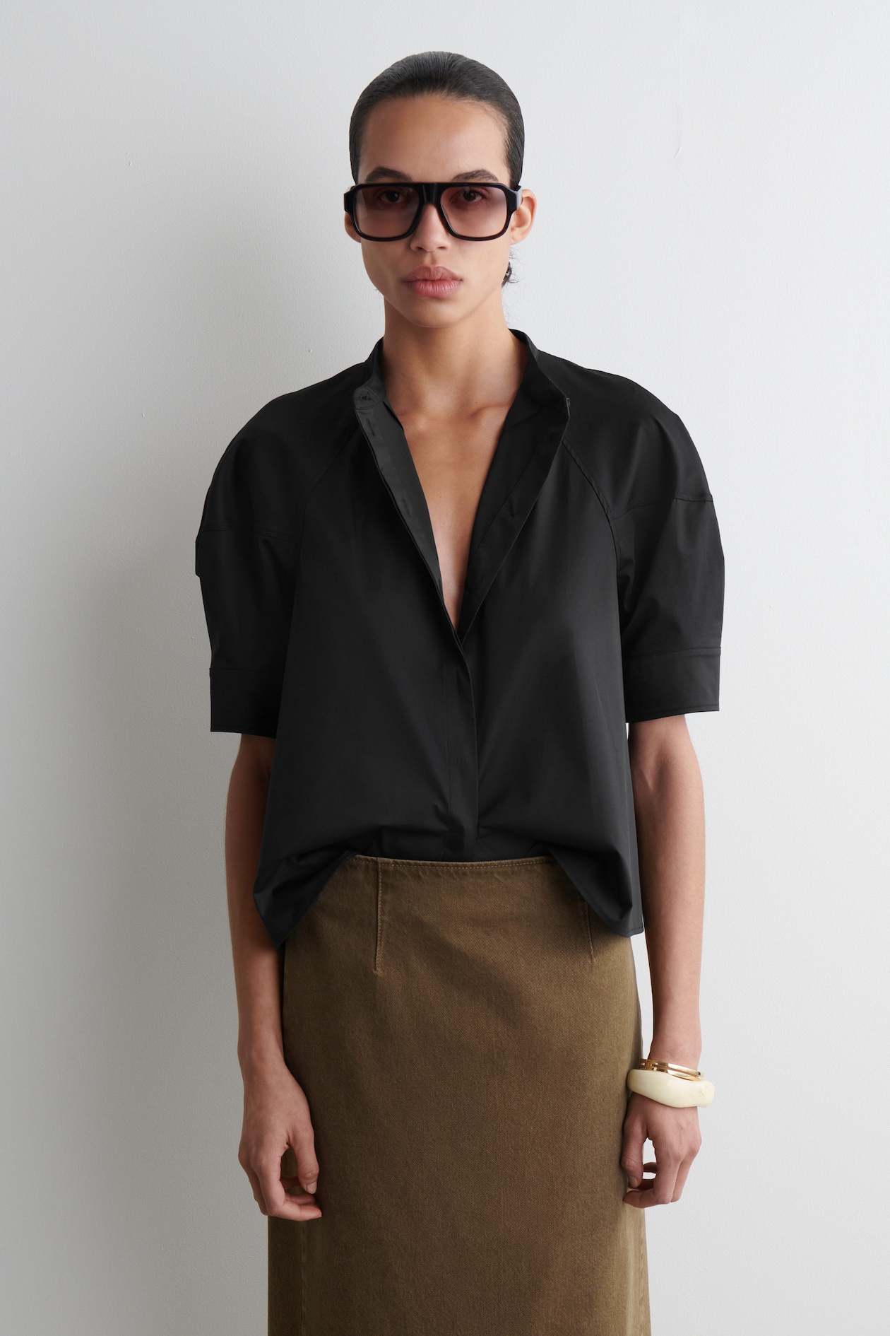 13601 Black Puff Sleeve Blouse