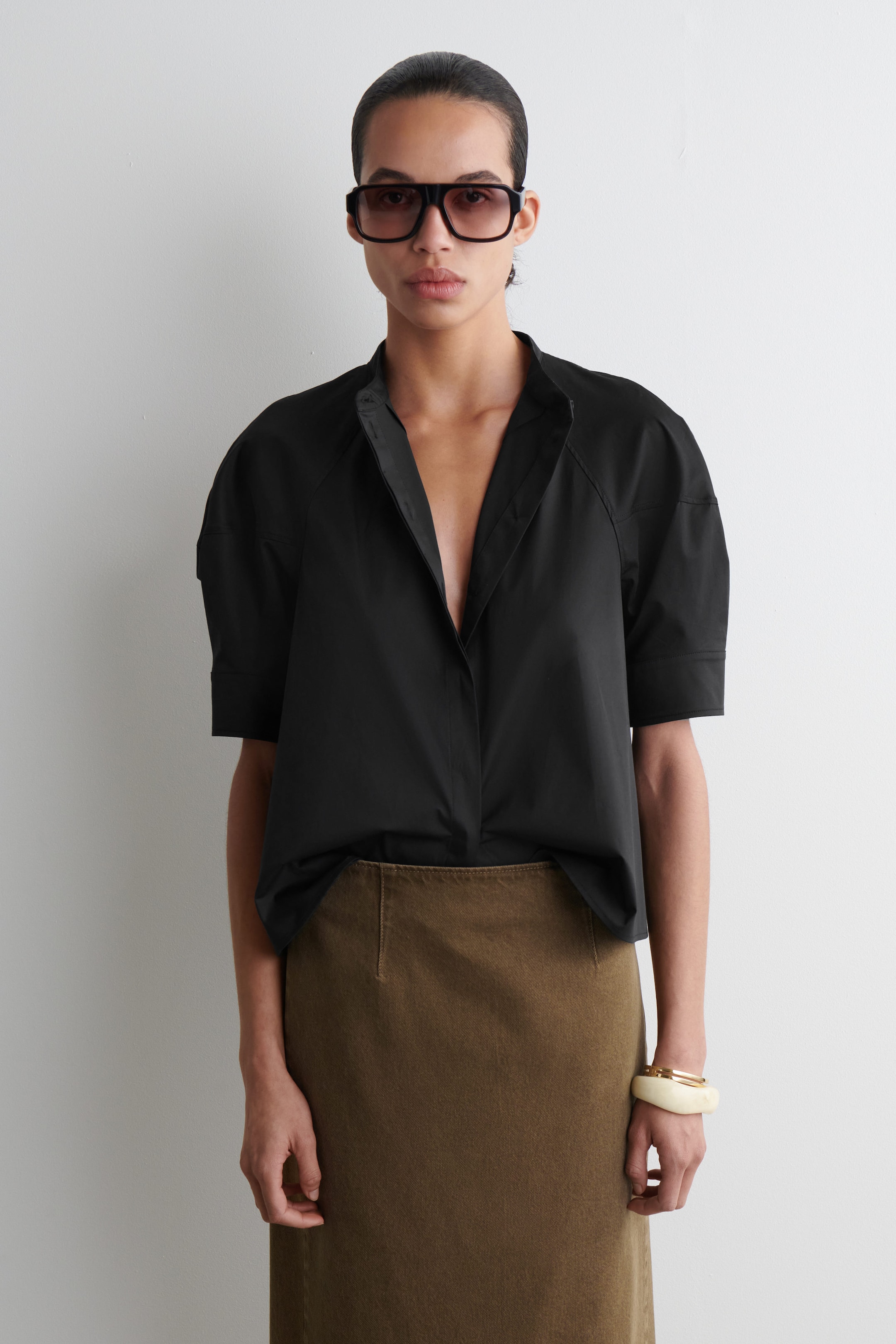 PUFF-SLEEVE BLOUSE