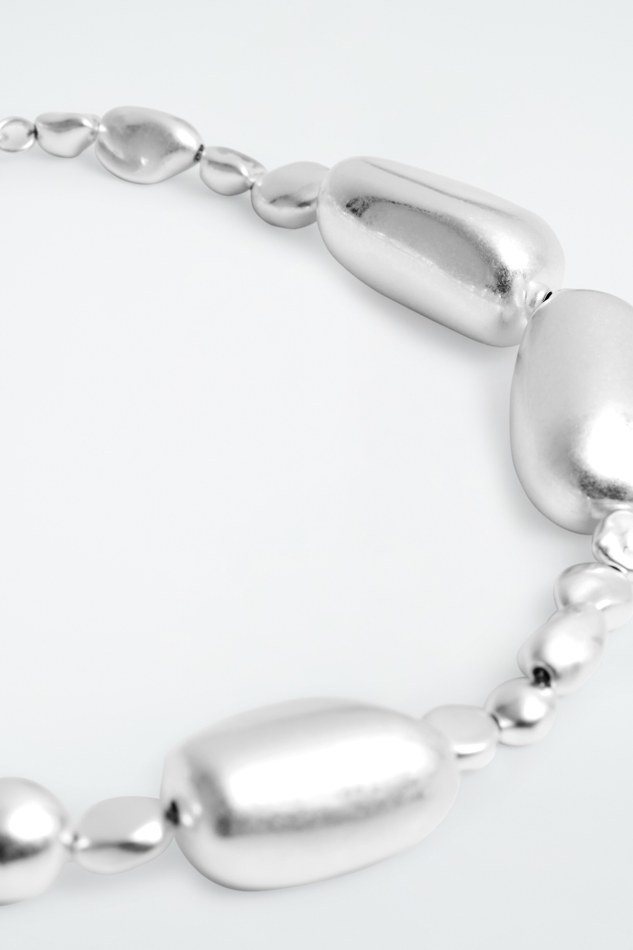 Agrandir l'image: COLLIER PERLÉ DE GALETS - ARGENTÉ - FEMME | H&M FR 3