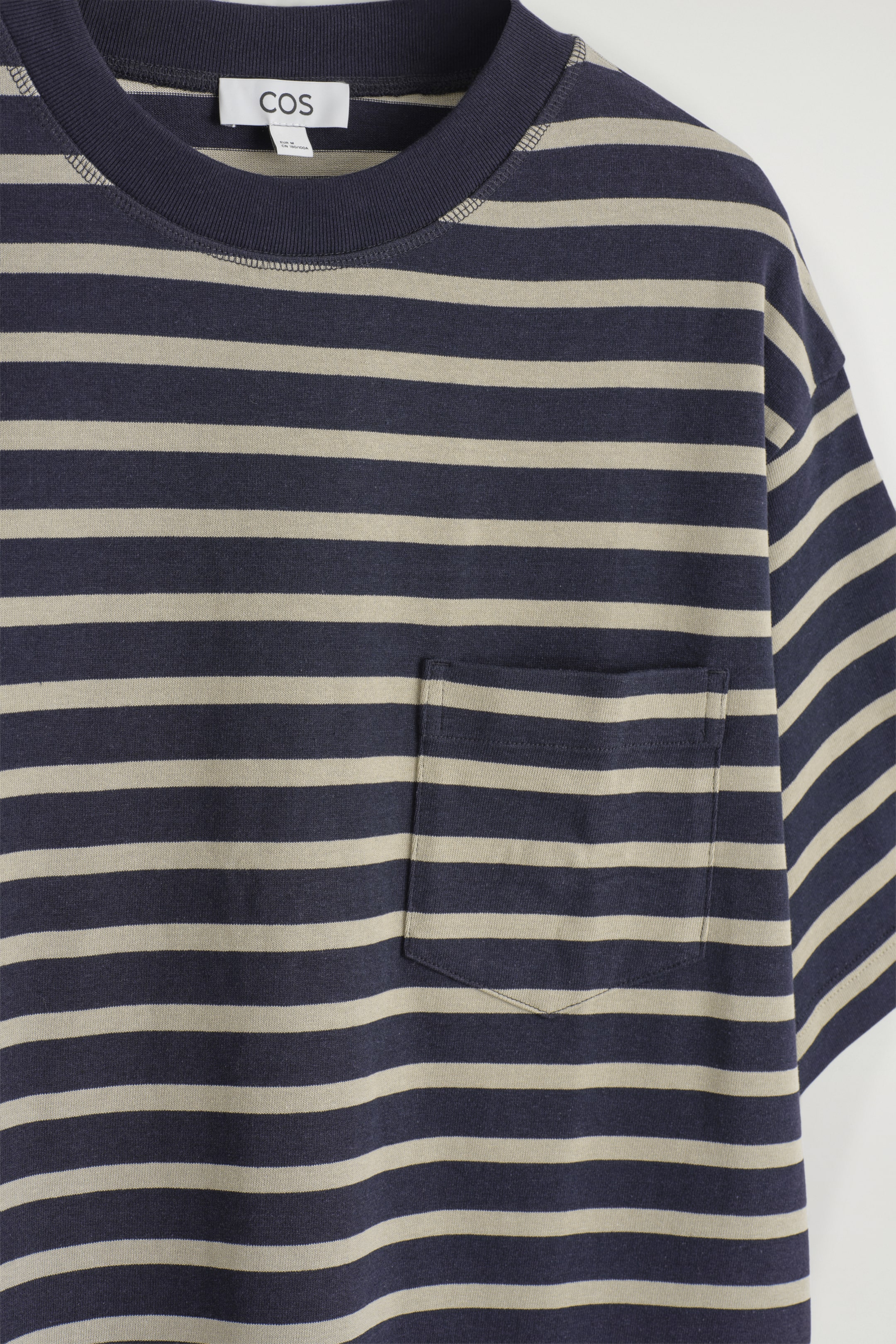 Se større billede: KRAFTIG T-SHIRT I BOMULD – OVERSIZED - MARINEBLÅ / STRIBET - HERRE | H&M DK 7